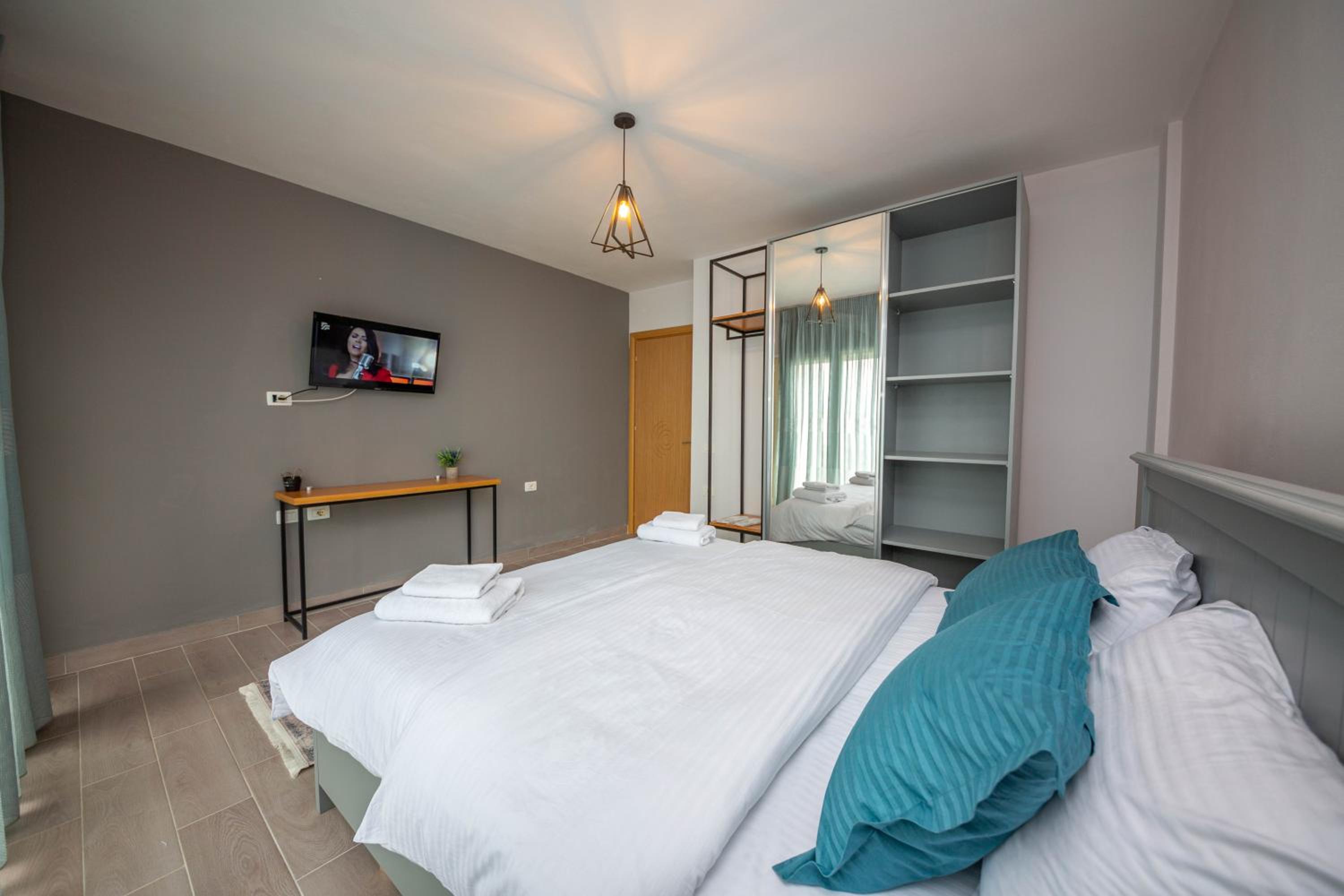 Family Suite with Balcony and Sea View (3 adults)