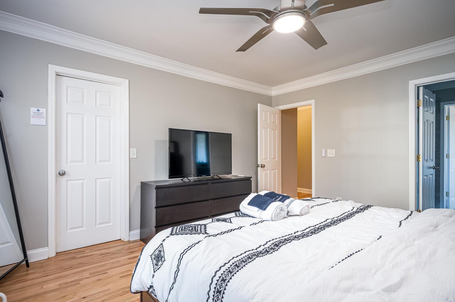 Four-Bedroom House photo 3