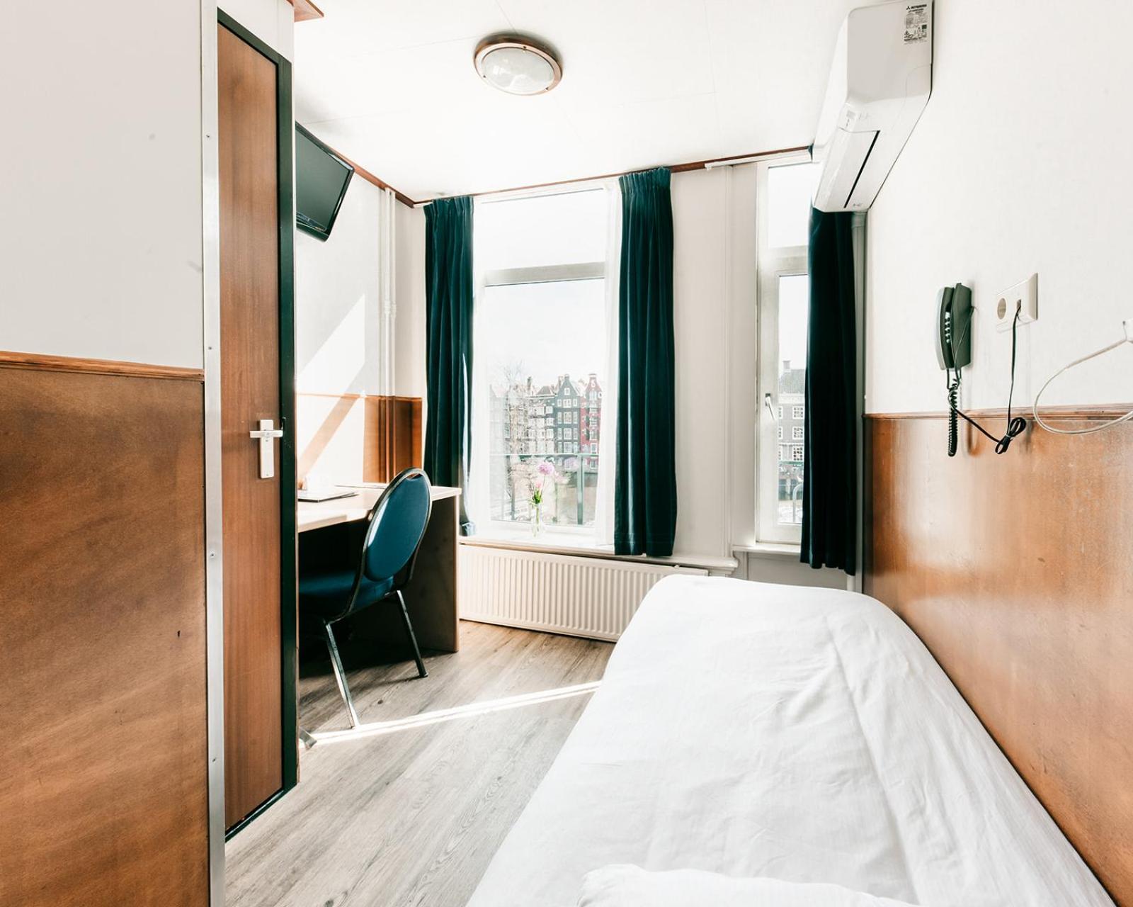 Single Room with Private Bathroom