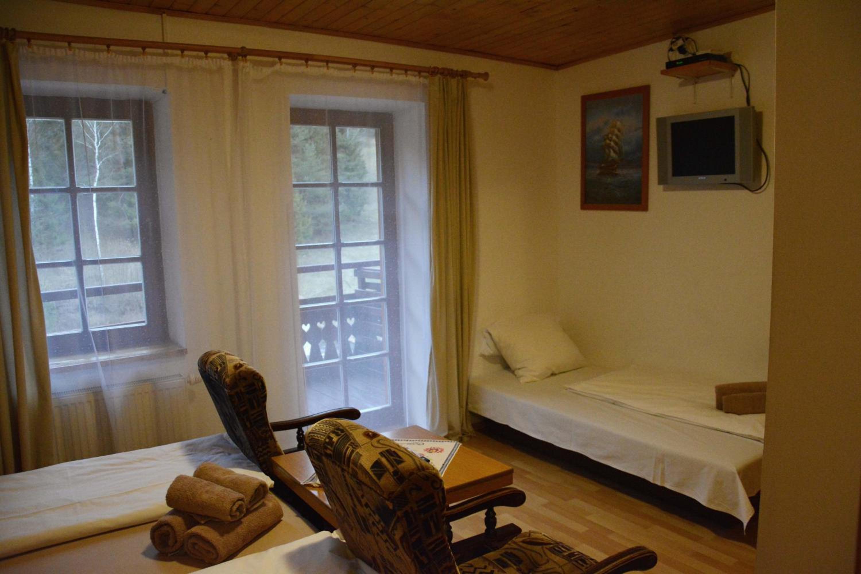 Comfort Triple Room with Shower photo 3