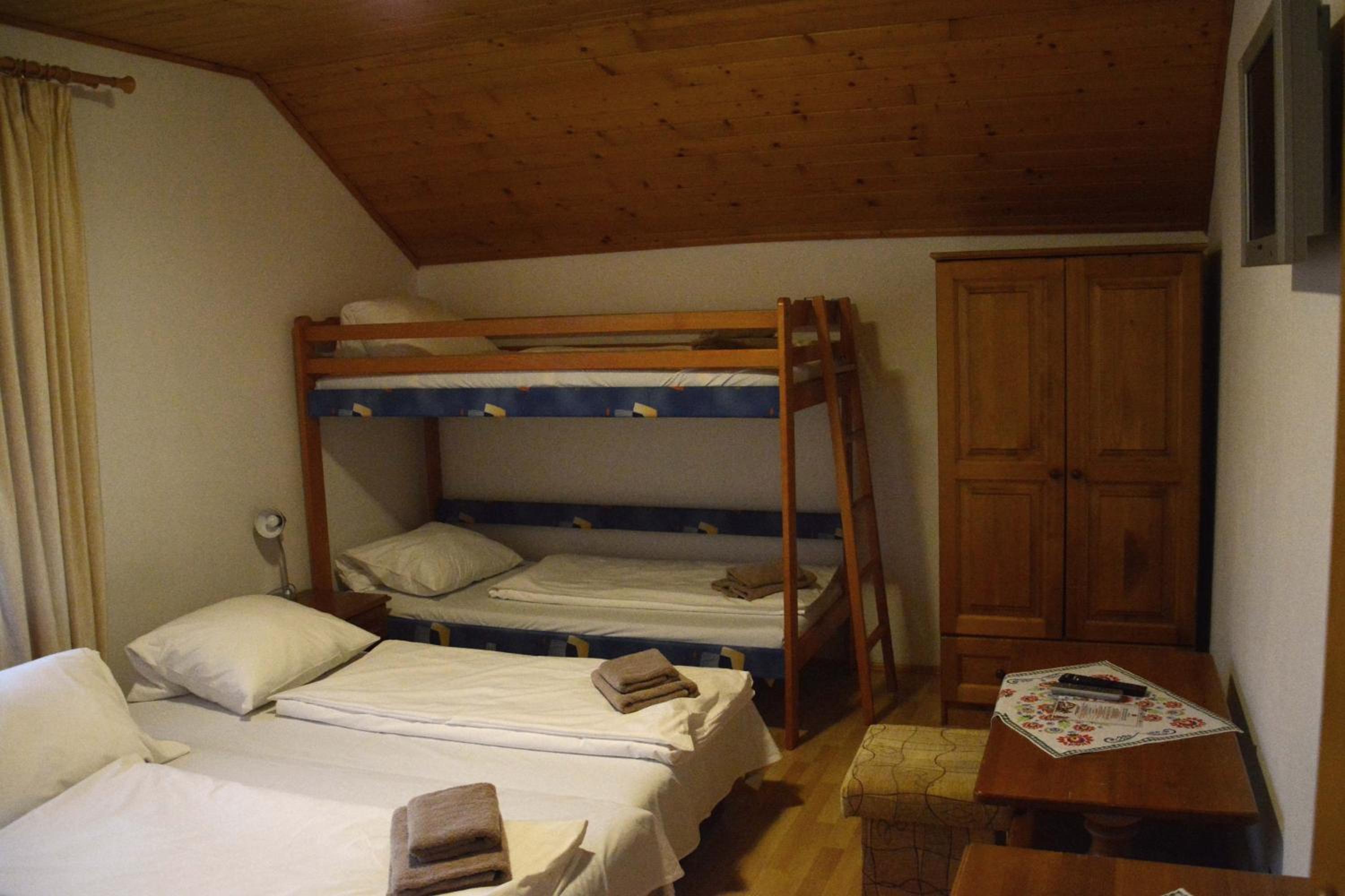 Quadruple Room With Private Bathroom photo 1