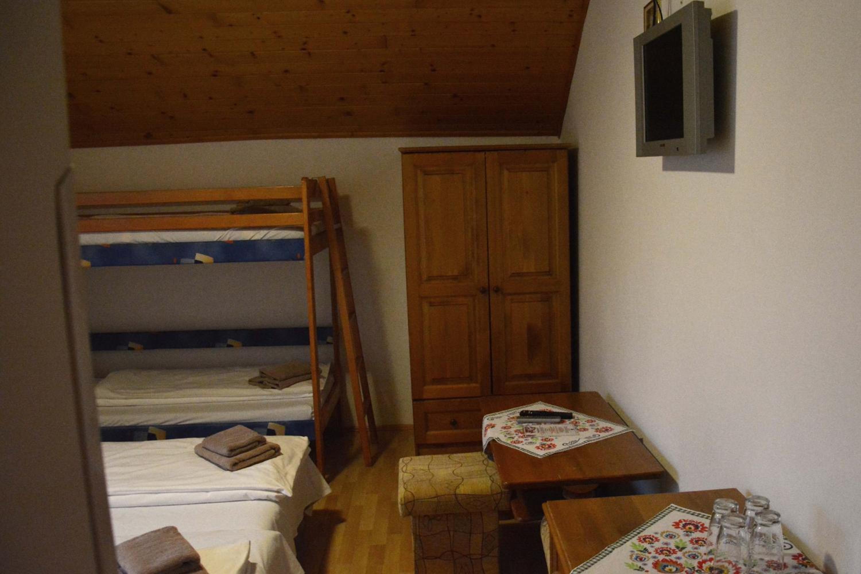 Quadruple Room With Private Bathroom photo 2