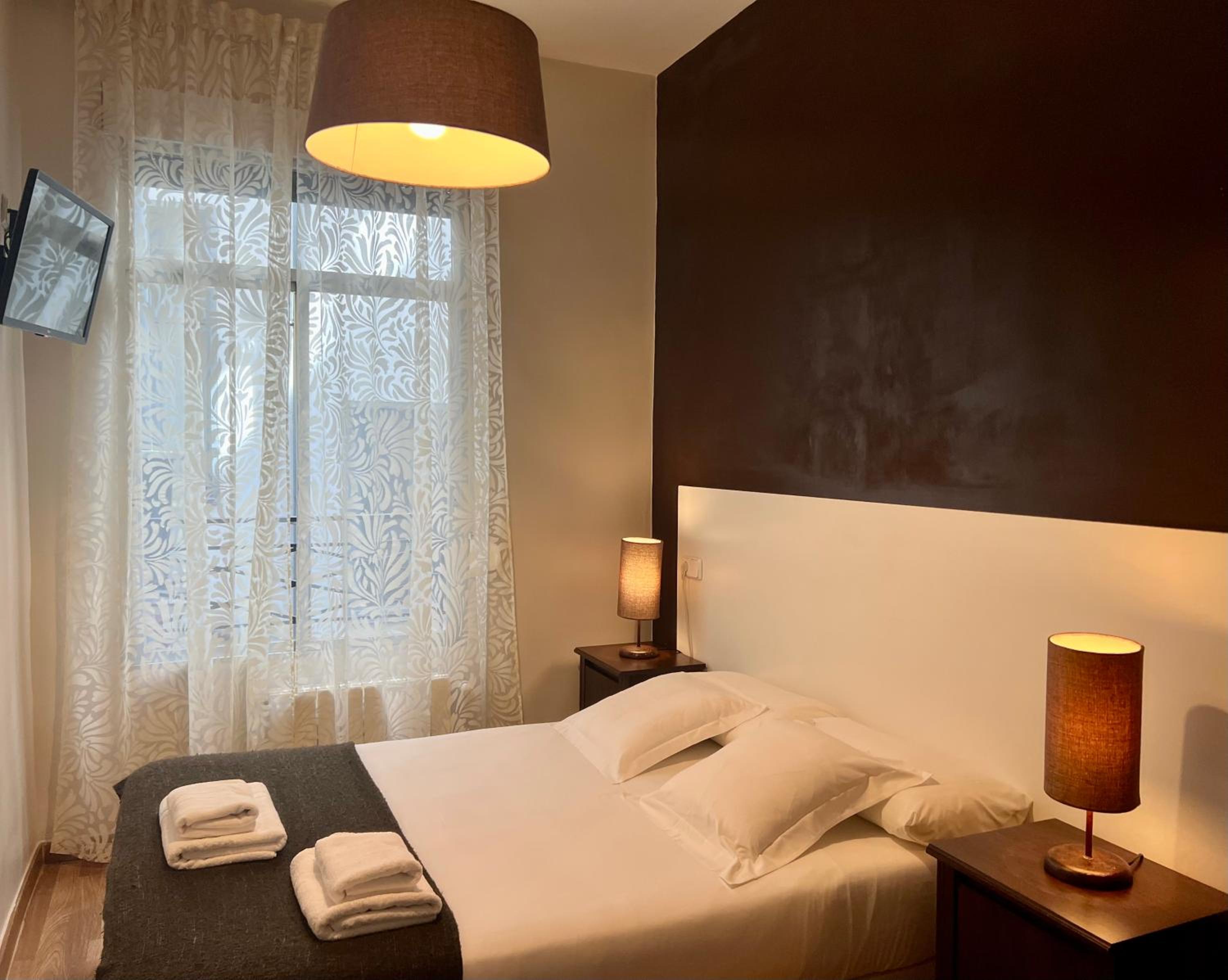 Double Room - Photo 9