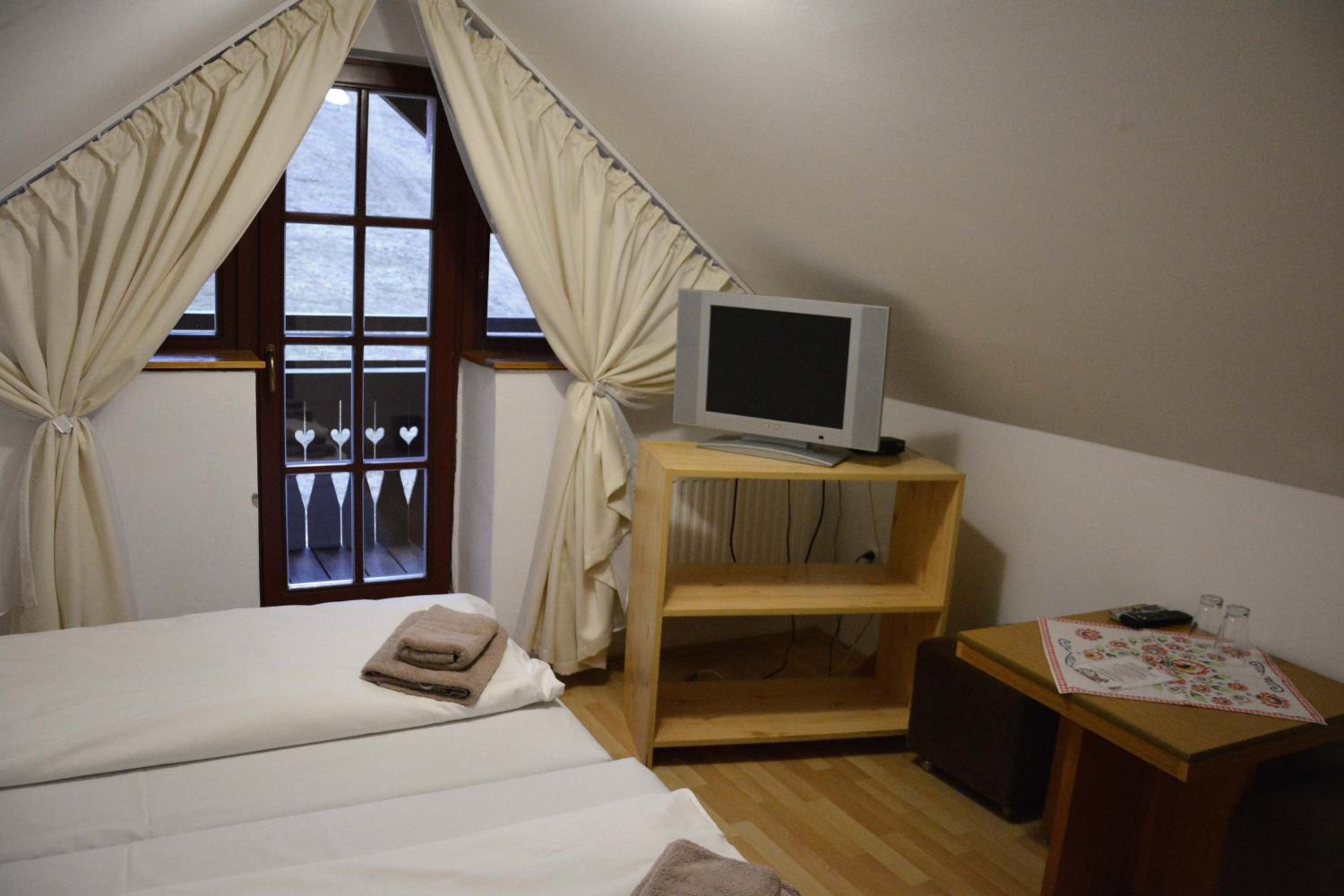 Double Or Twin Room With Shared Bathroom photo 2