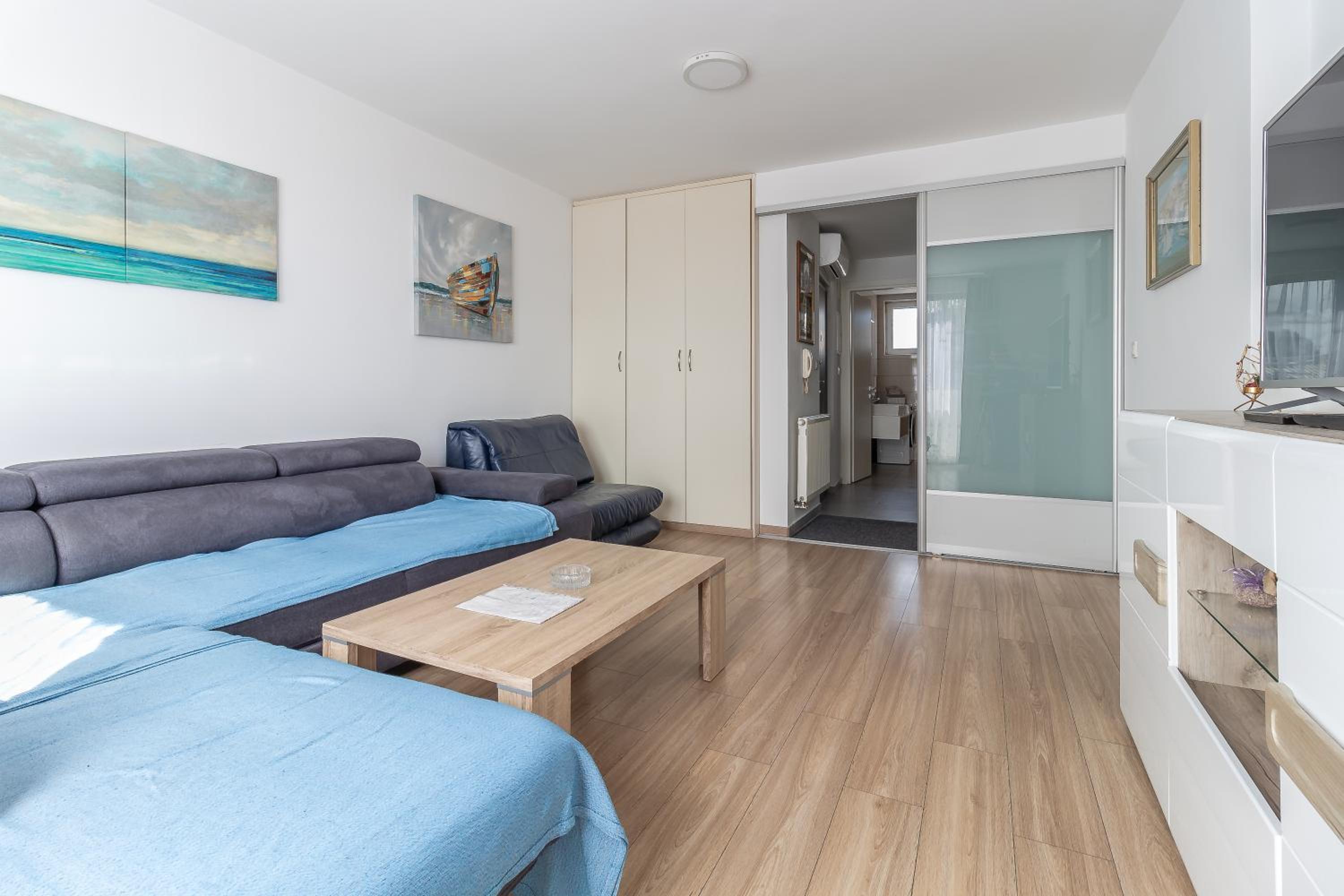 Apartment - Photo 17