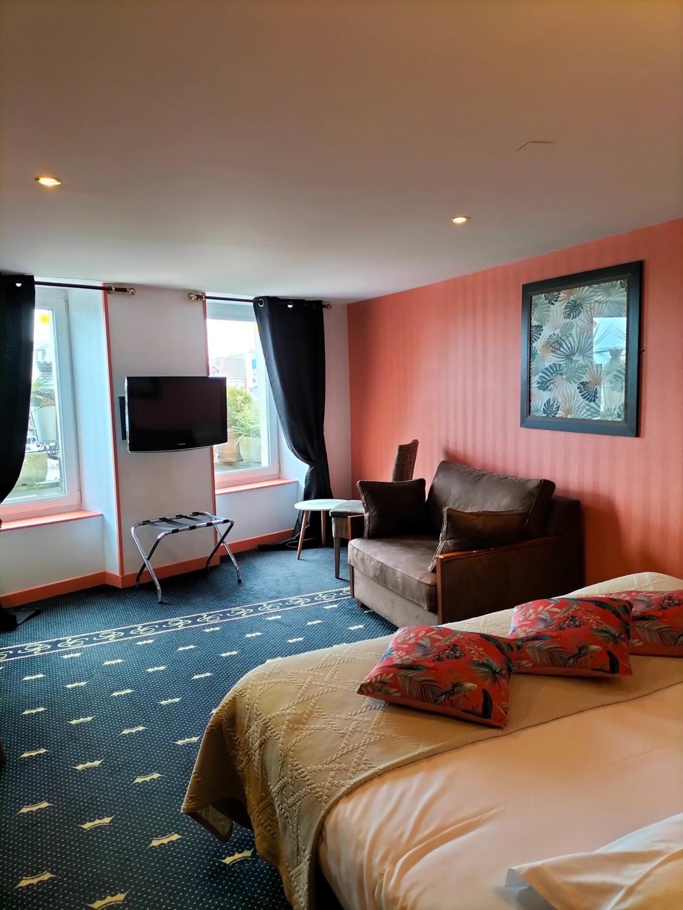 Superior Double or Twin Room with Harbor View - Photo 5