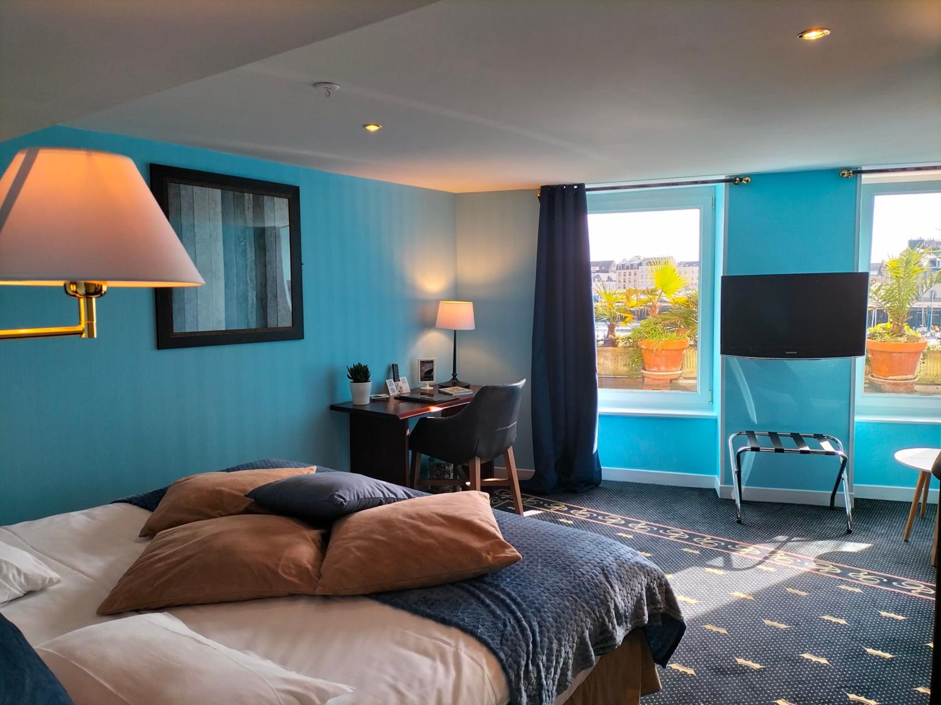 Superior Double or Twin Room with Harbor View - Photo 4