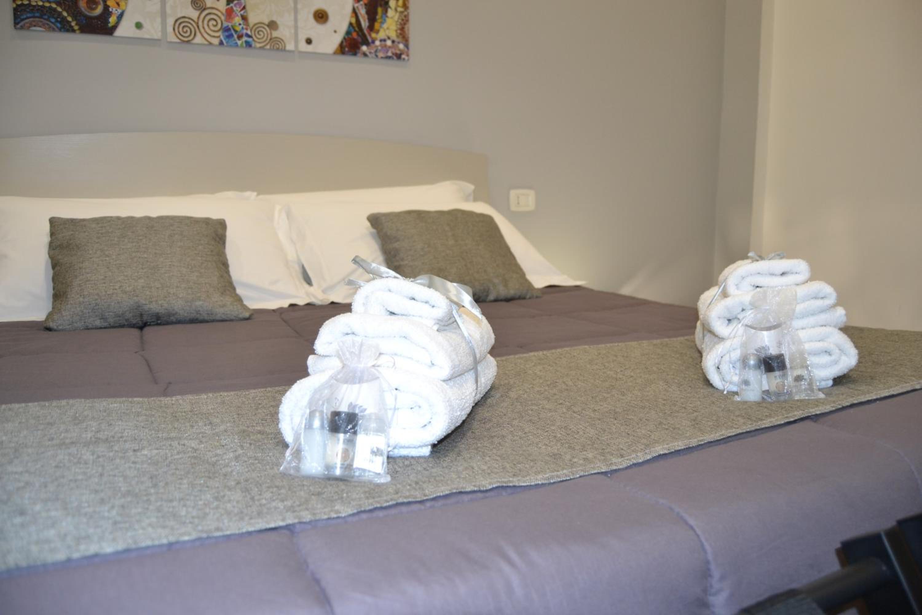 Standard King Room - Photo 26
