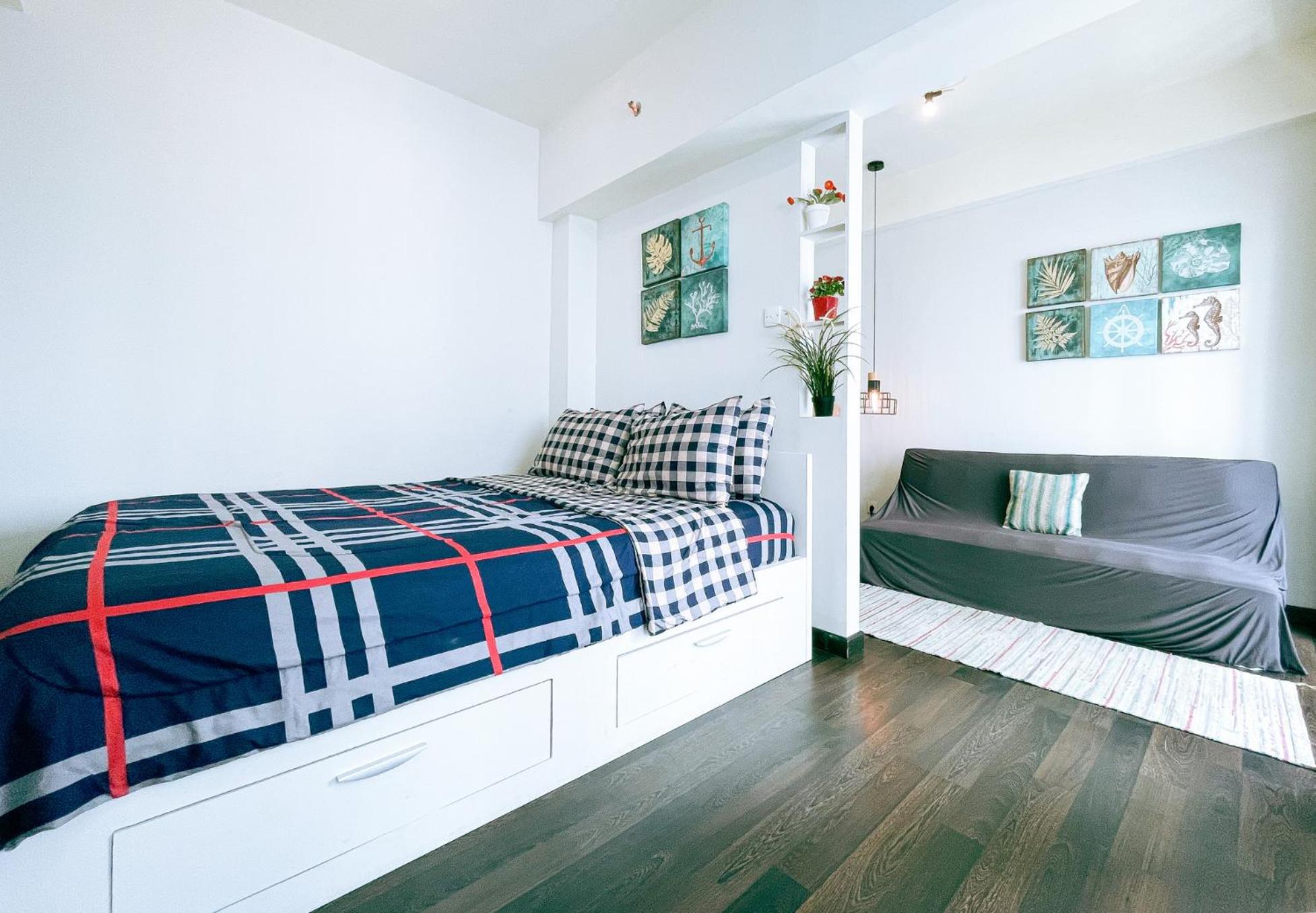 One-Bedroom Apartment - Photo 1