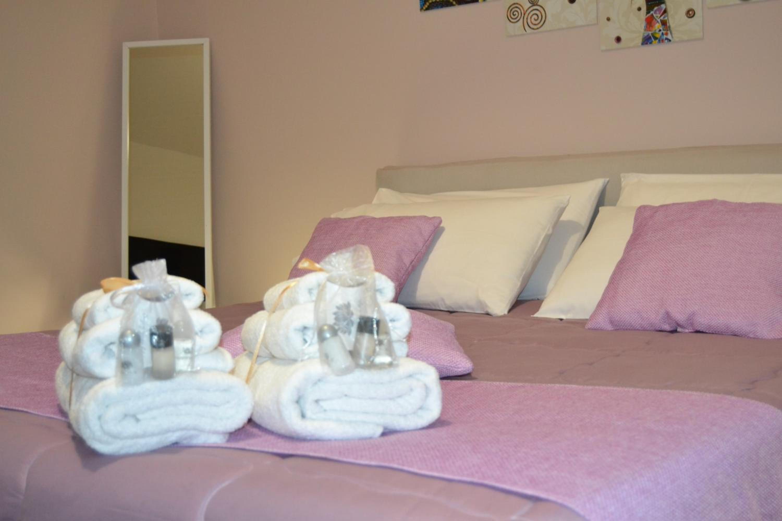 Deluxe King Room - Photo 19