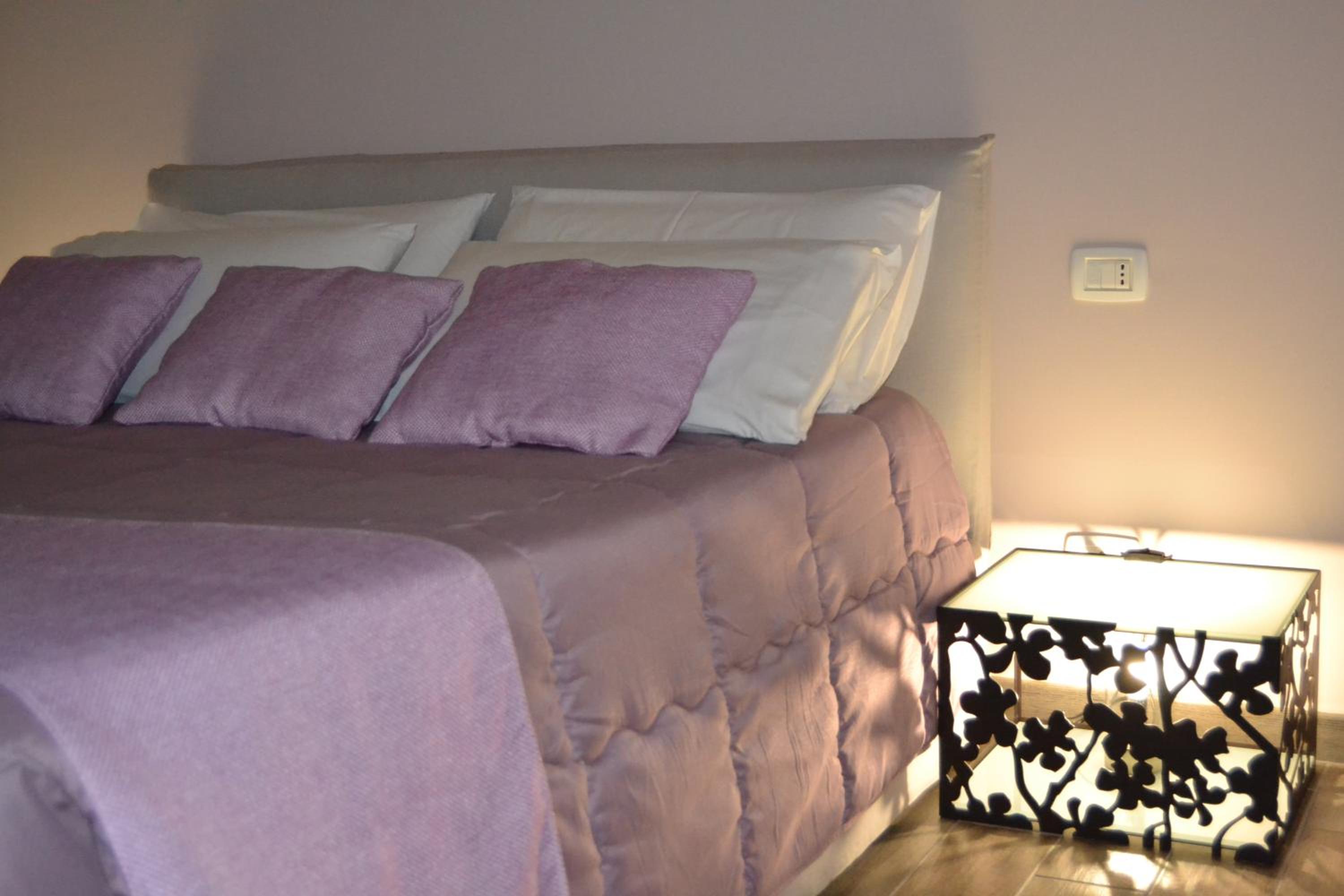 Deluxe King Room - Photo 36