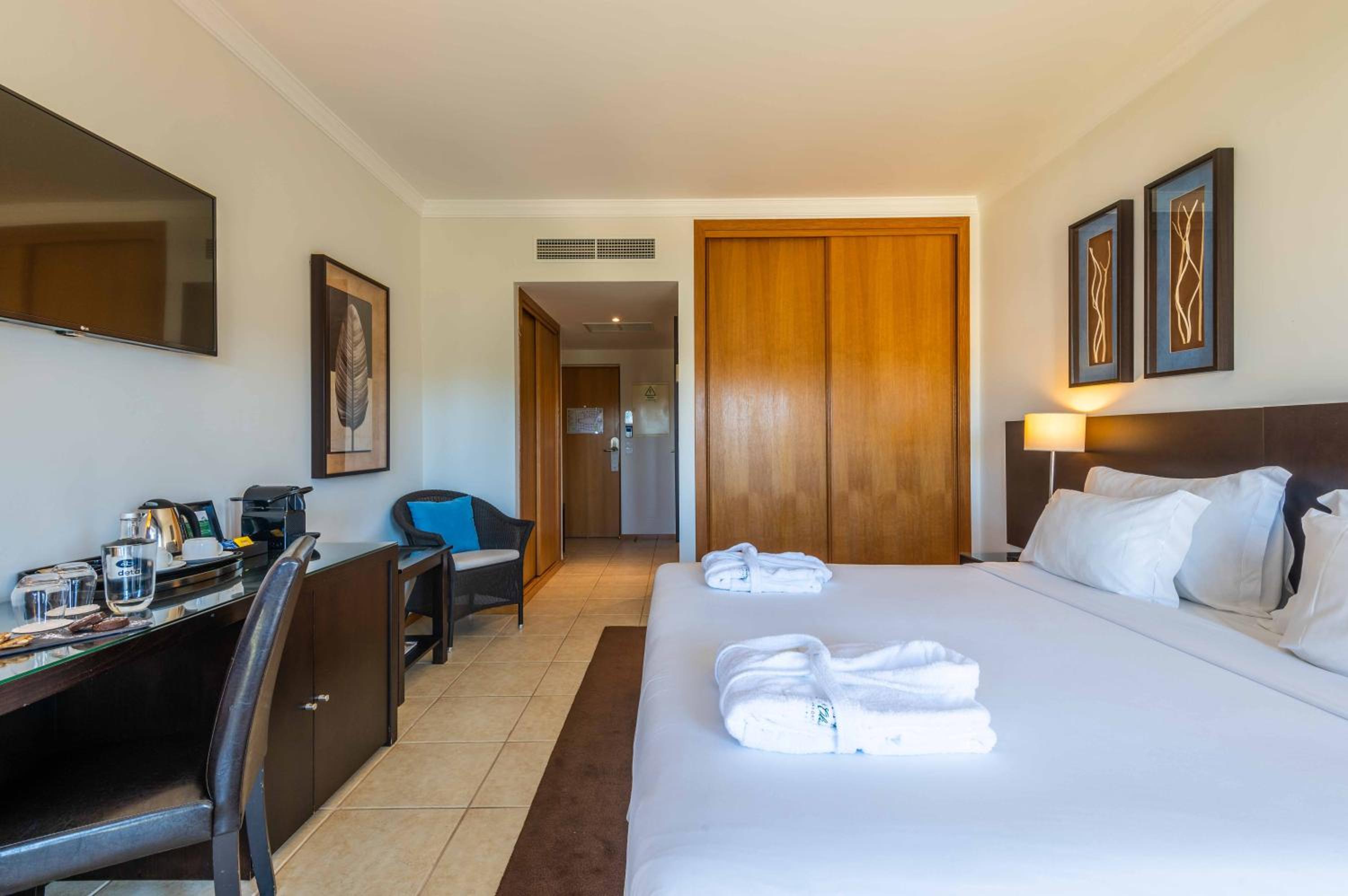 Double Room - Photo 2