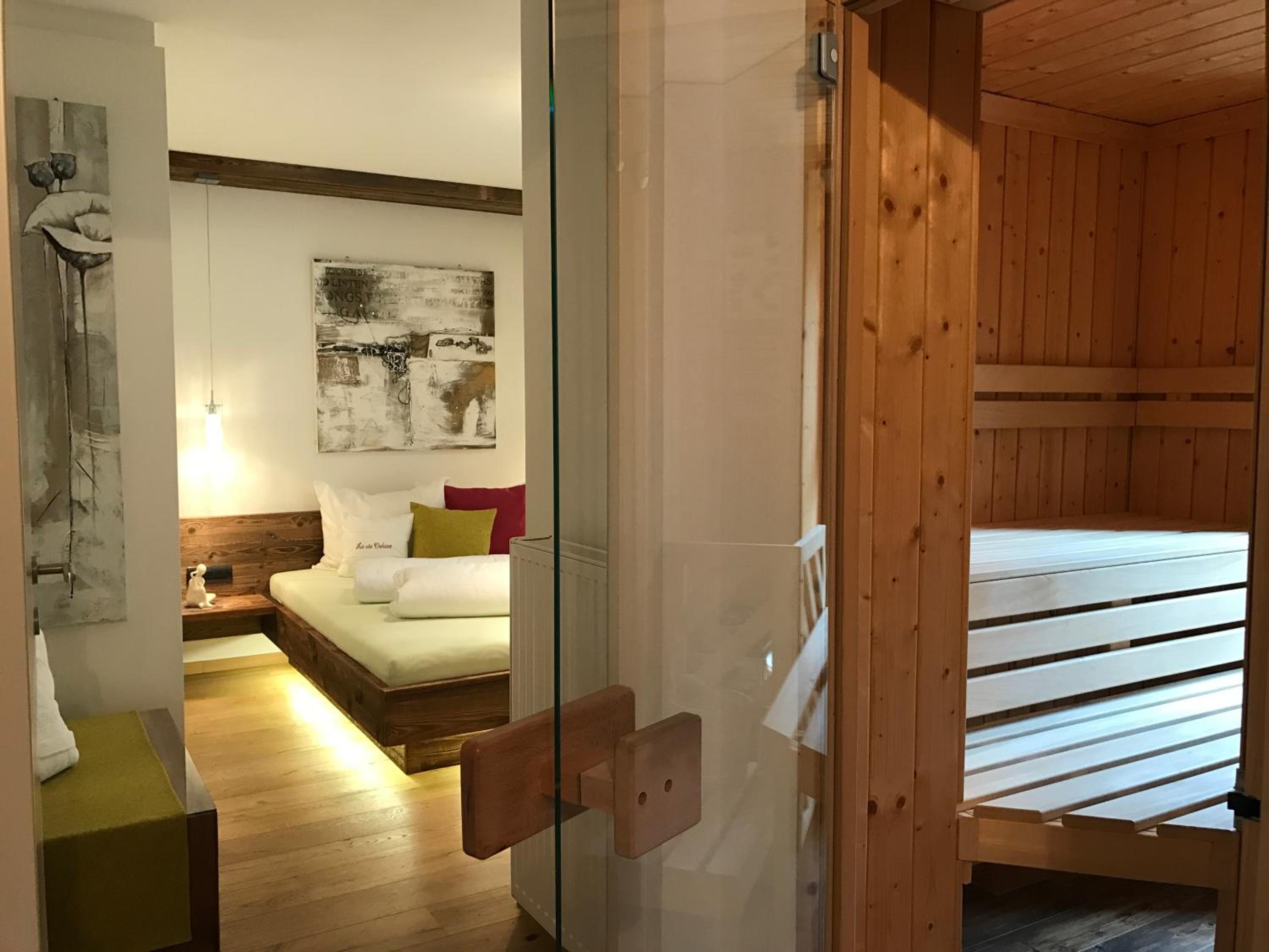 One-Bedroom Apartment with Sauna
