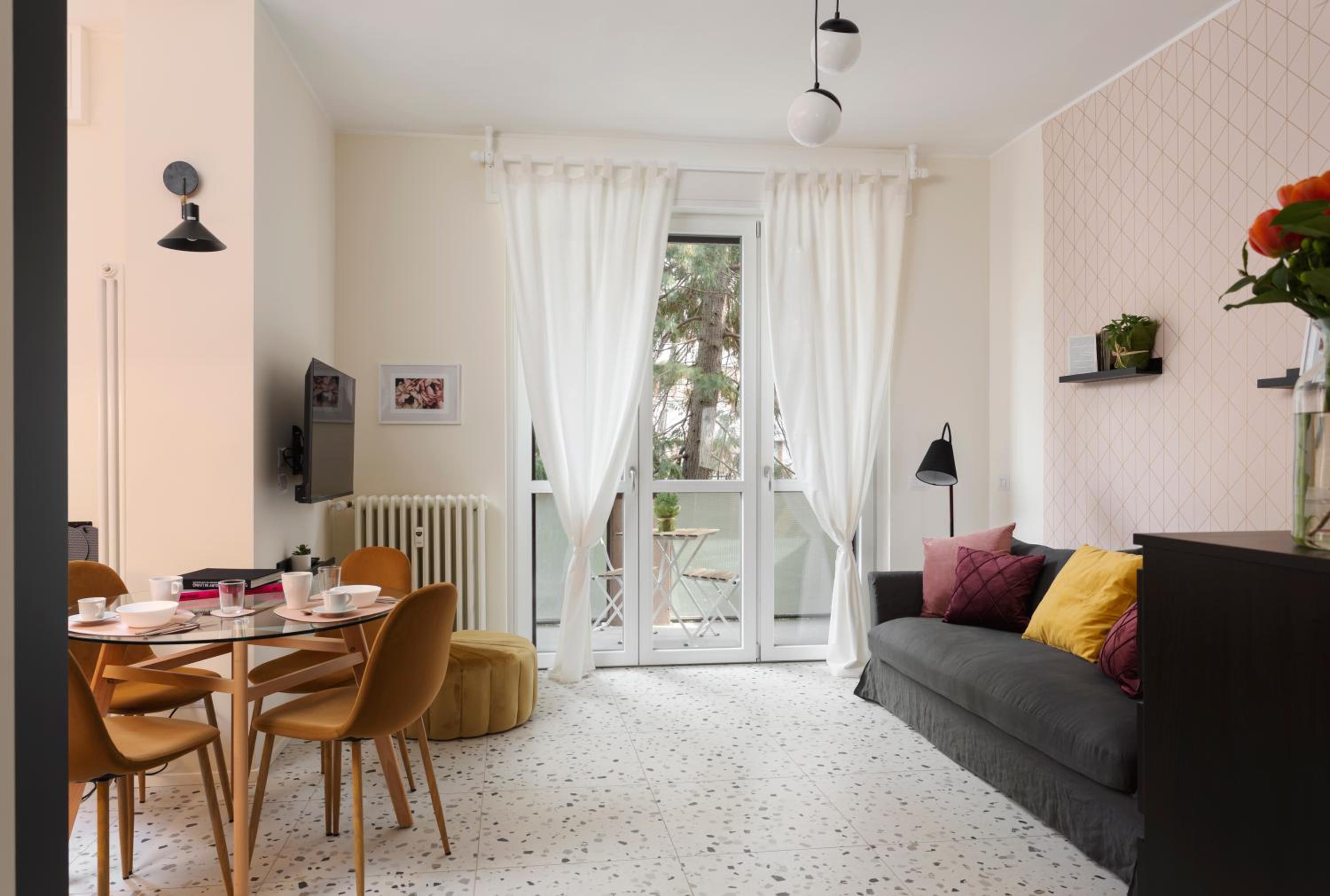 One-Bedroom Apartment