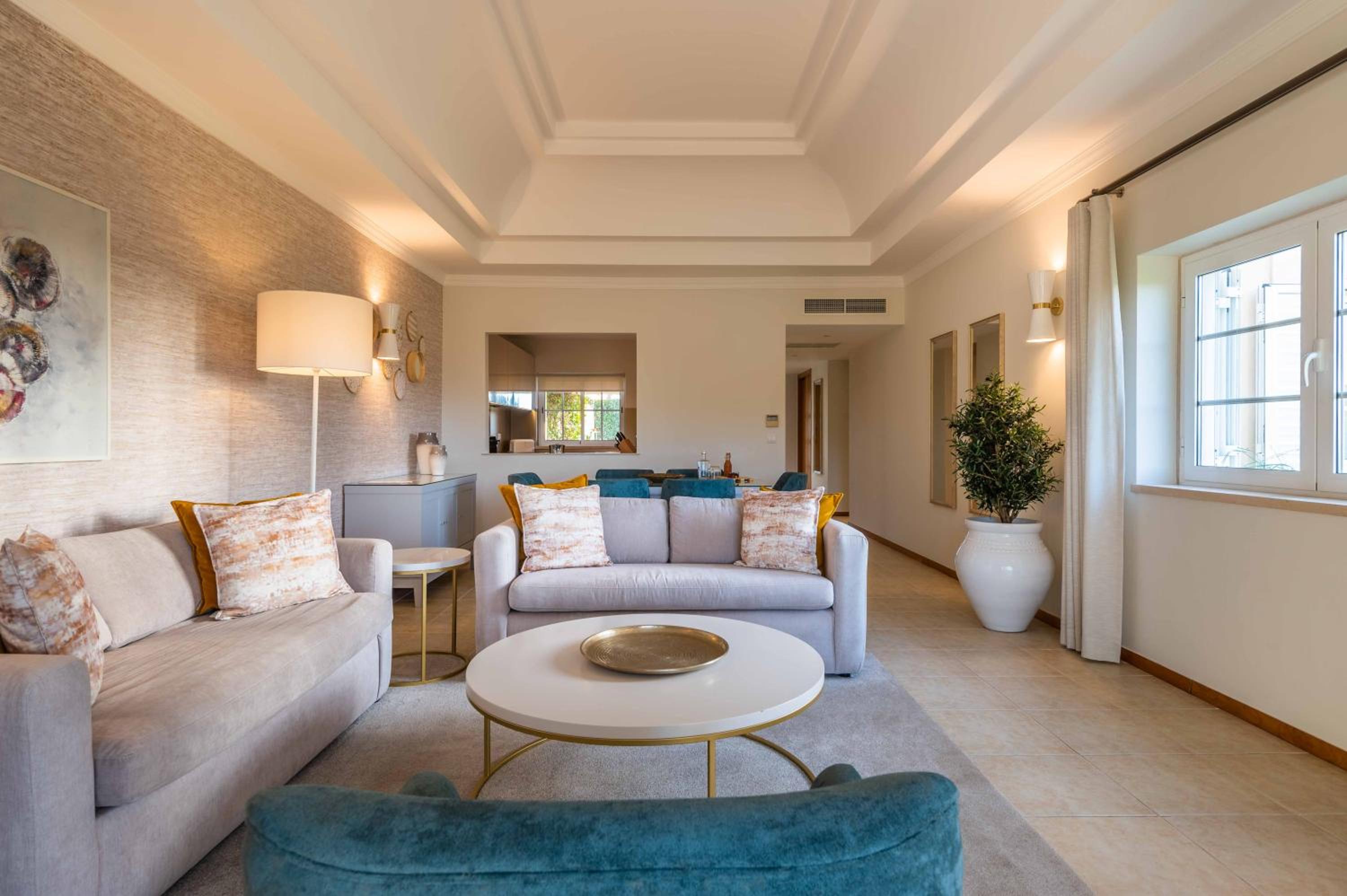 Deluxe Two-Bedroom Apartment with Garden View - Photo 7