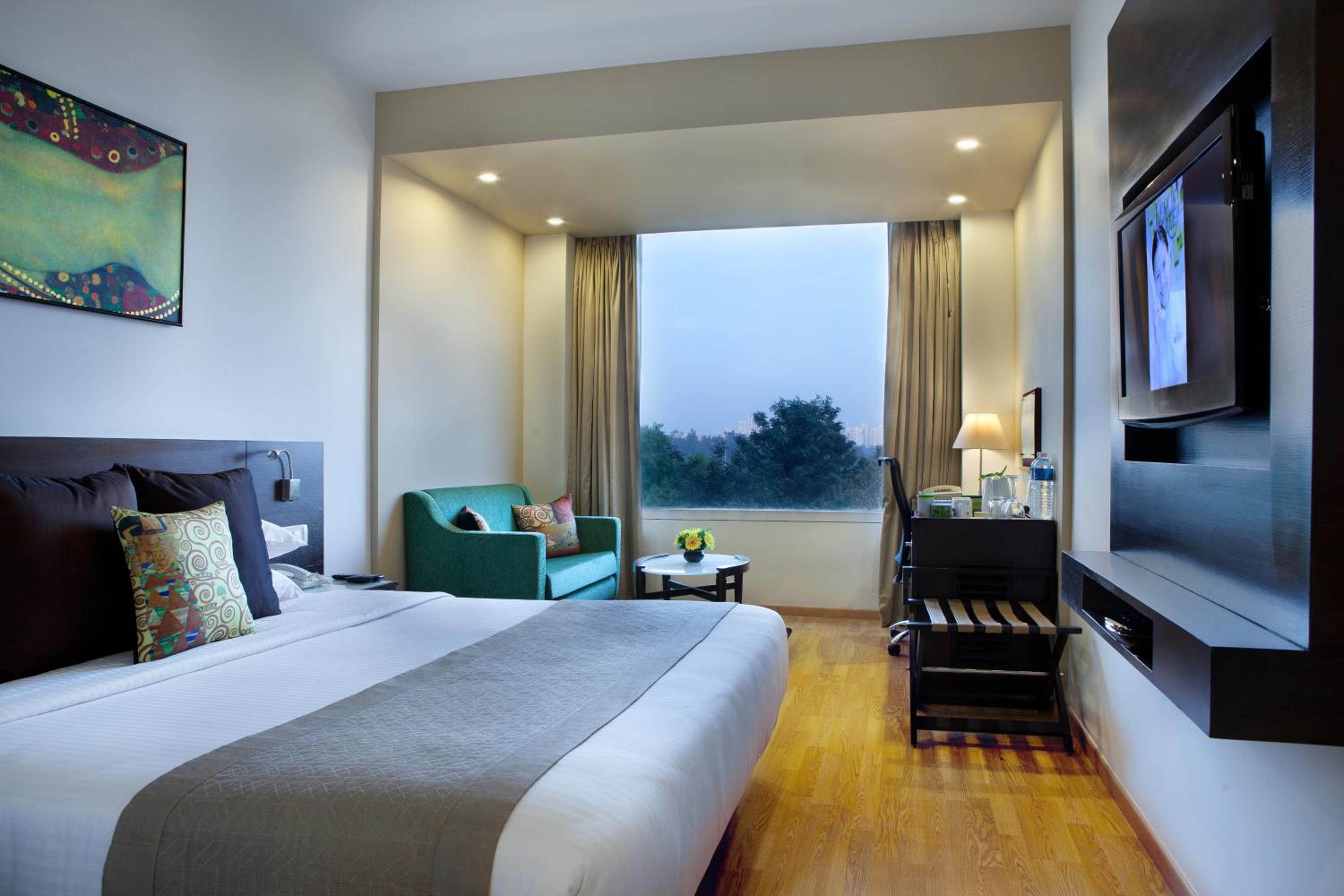 Business Room with 10% off on Food & Soft Beverages,20% off on session of Spa and 20% Discount on Laundry service - Photo 6