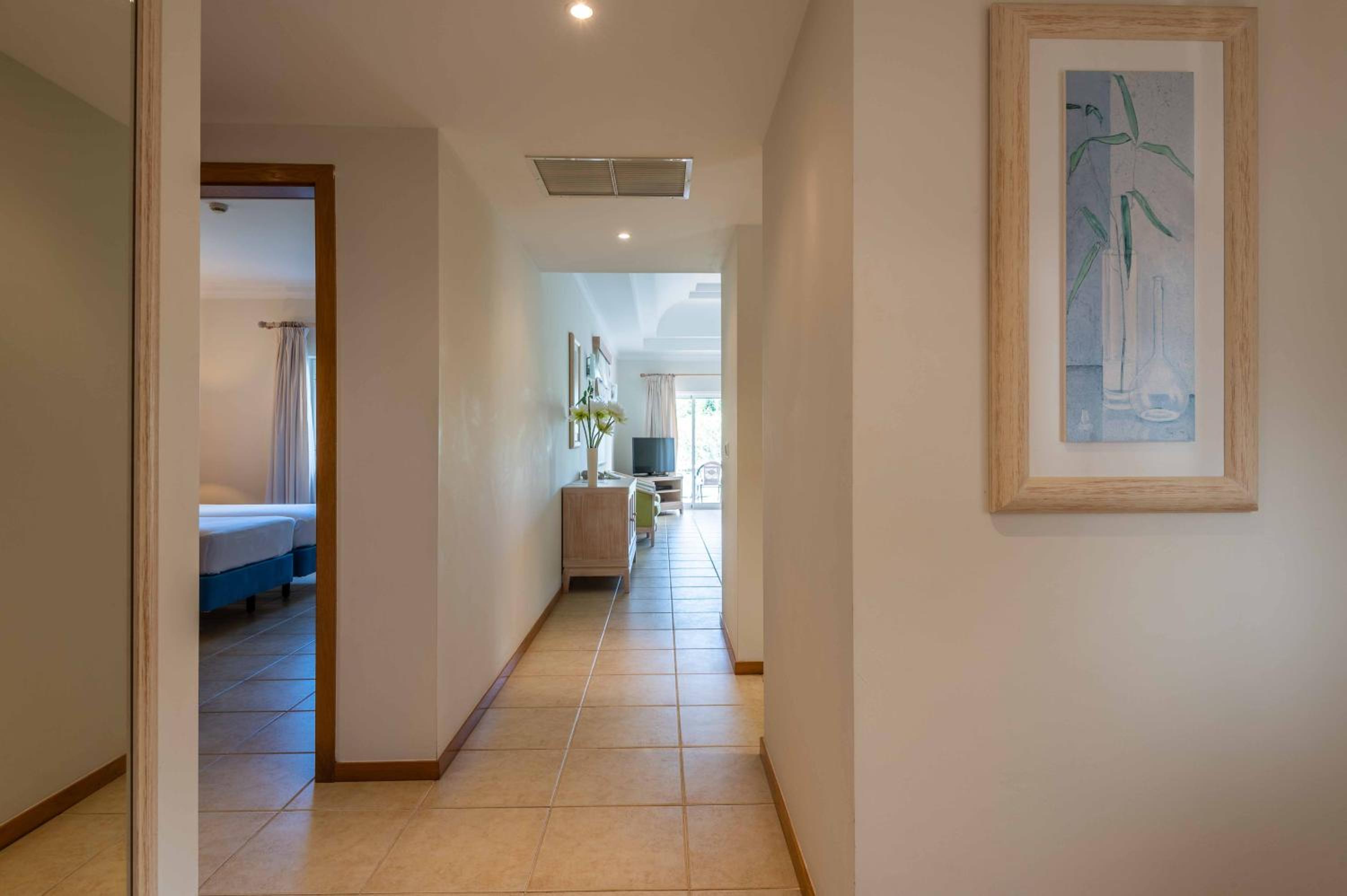 Two-Bedroom Apartment with Pool View - Photo 2