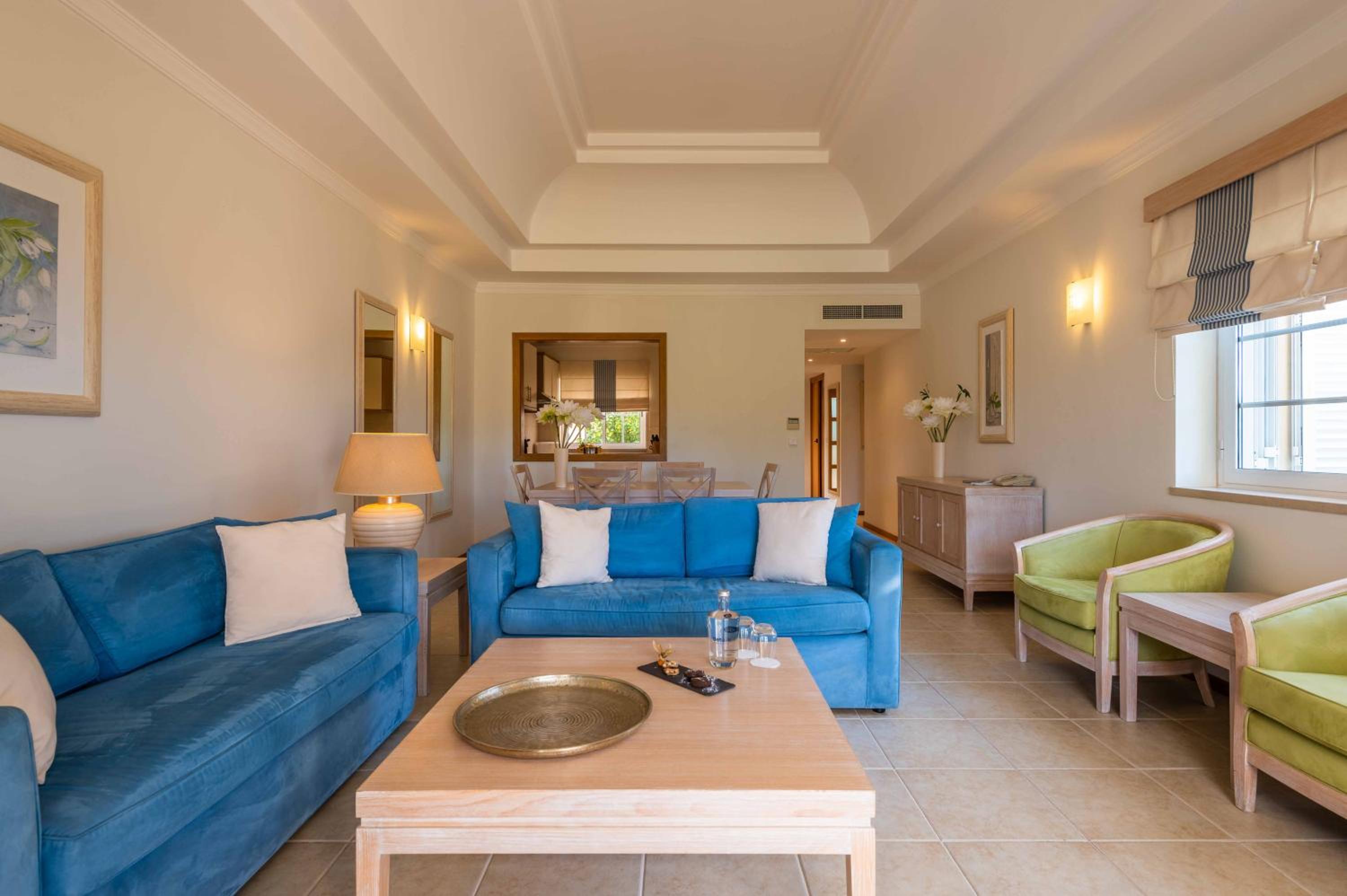 Two-Bedroom Apartment with Pool View - Photo 7