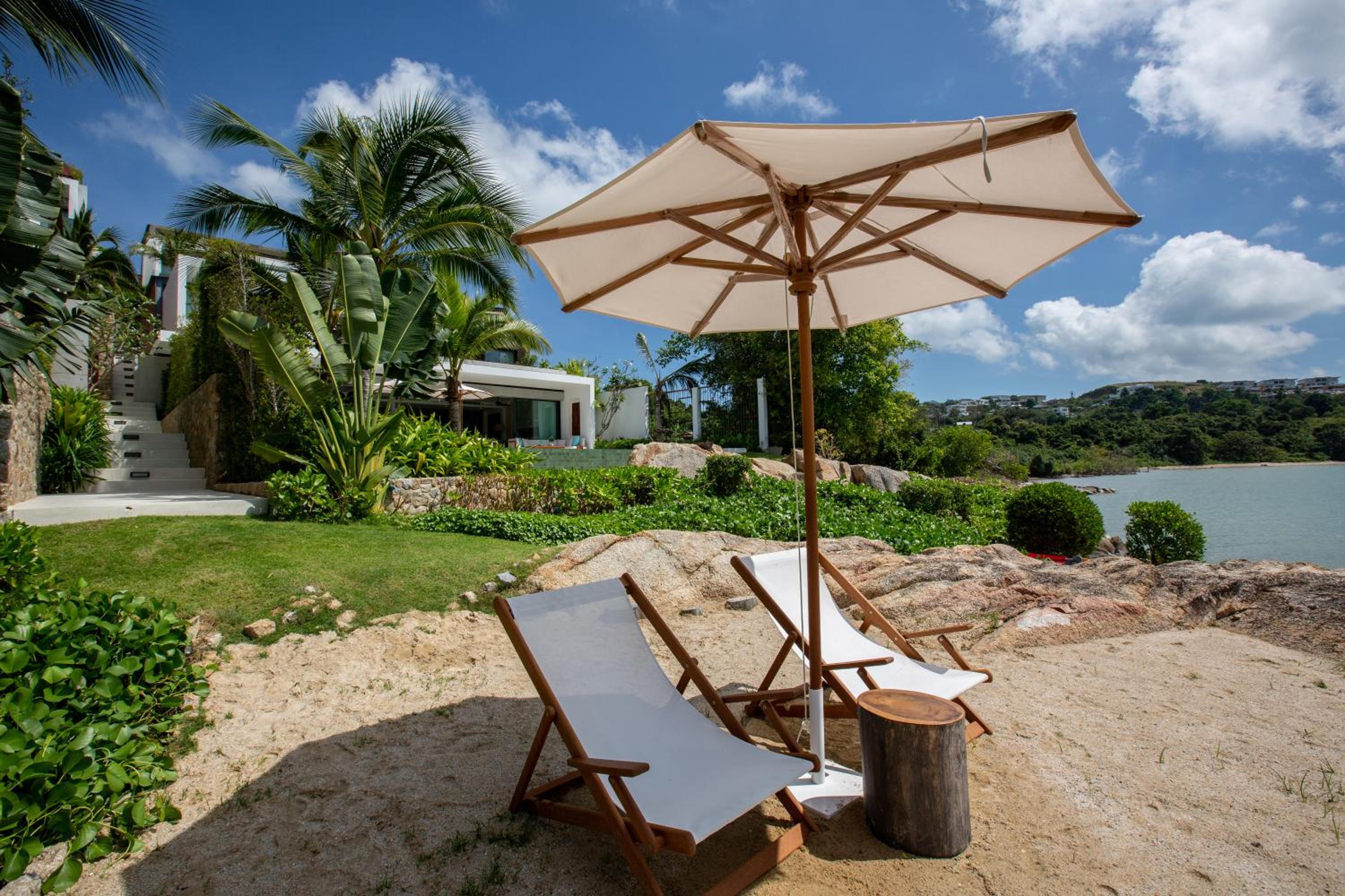 Villa - Beach Front - Photo 18