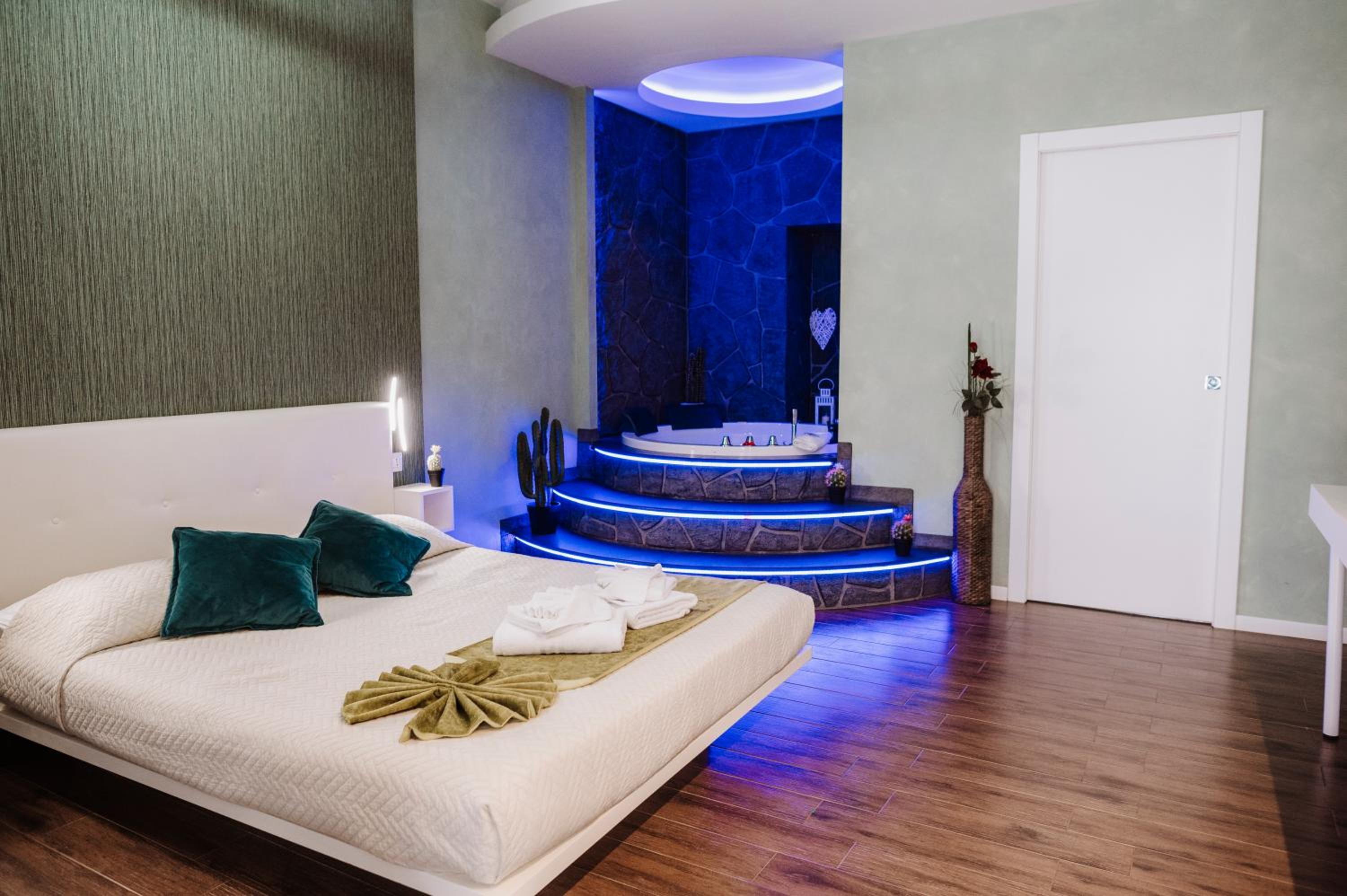 Suite with City View - Photo 1