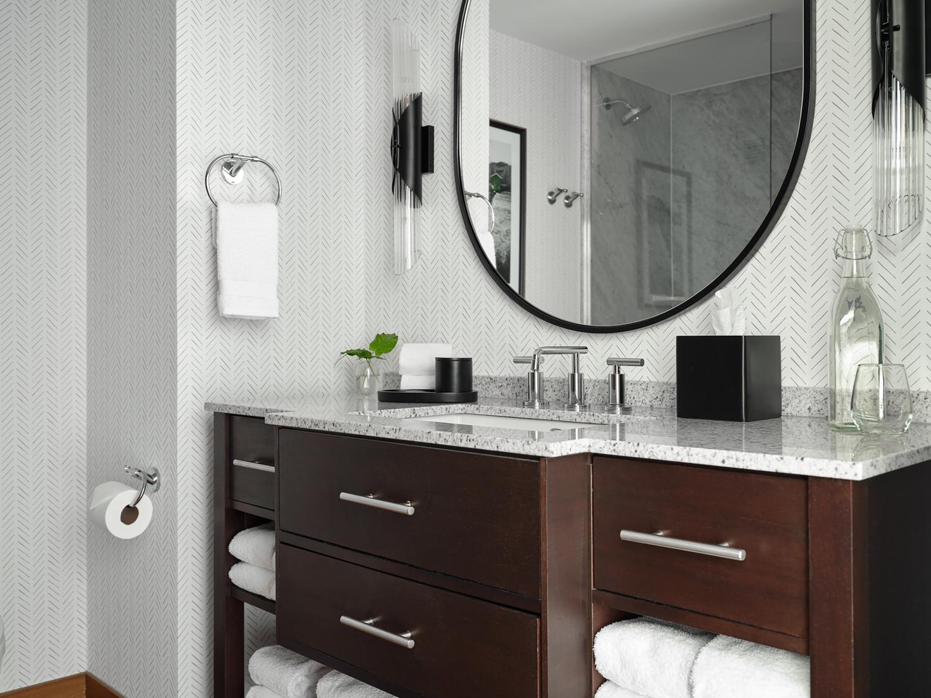 Deluxe King Room - Photo 4