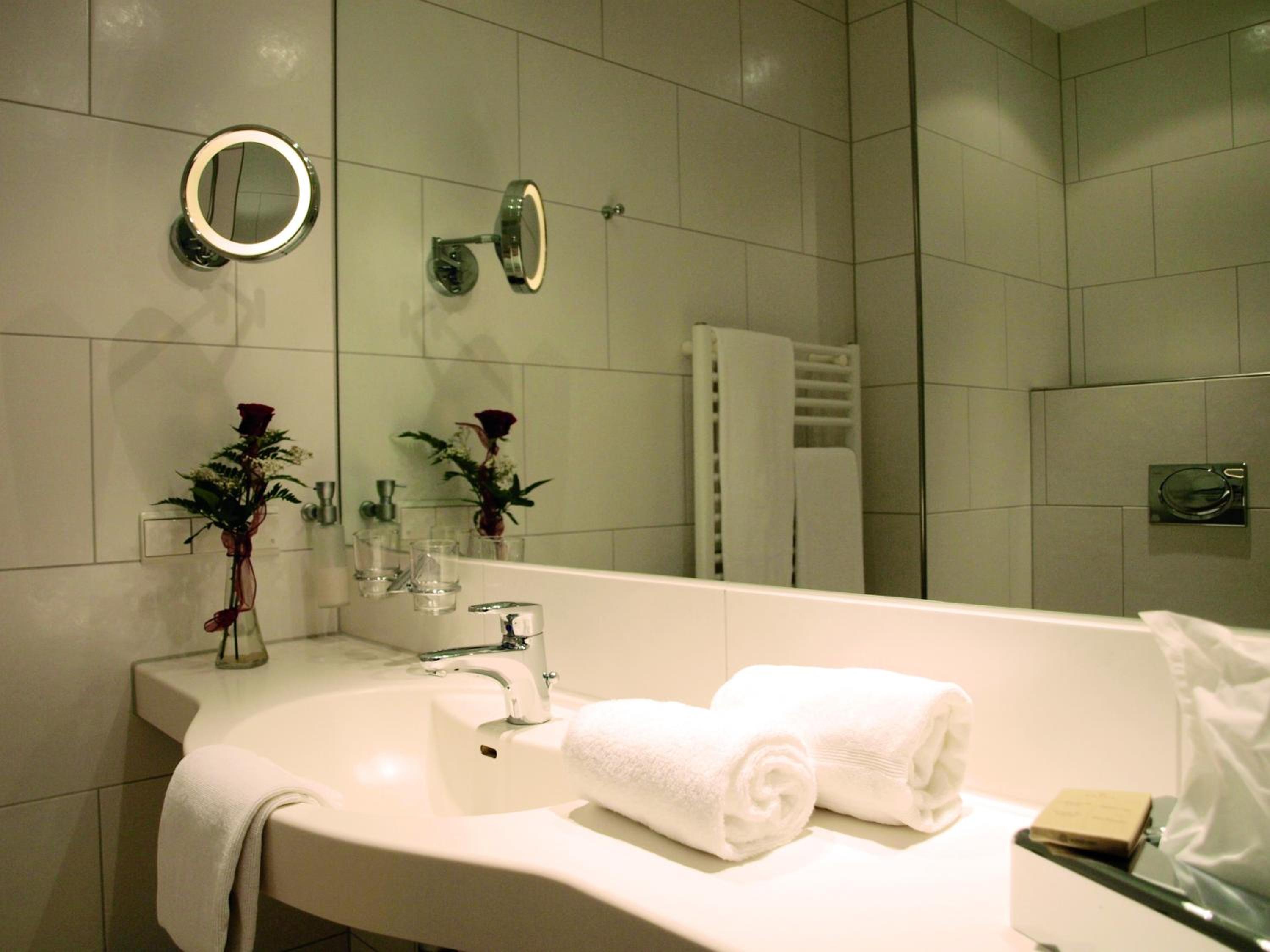 Deluxe Double Room with Balcony - Photo 2