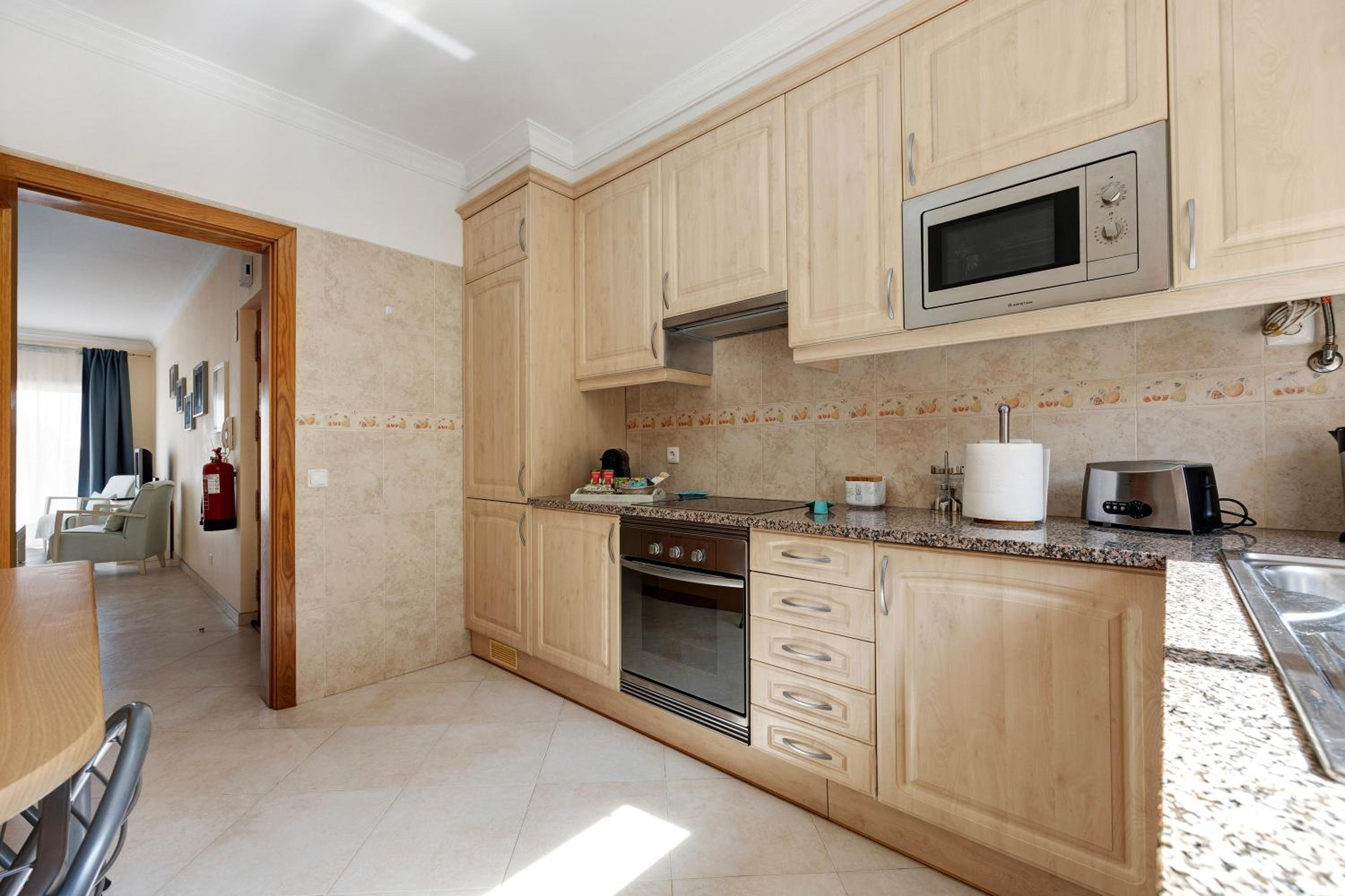 Two-Bedroom Deluxe Apartment with Garden View photo 2
