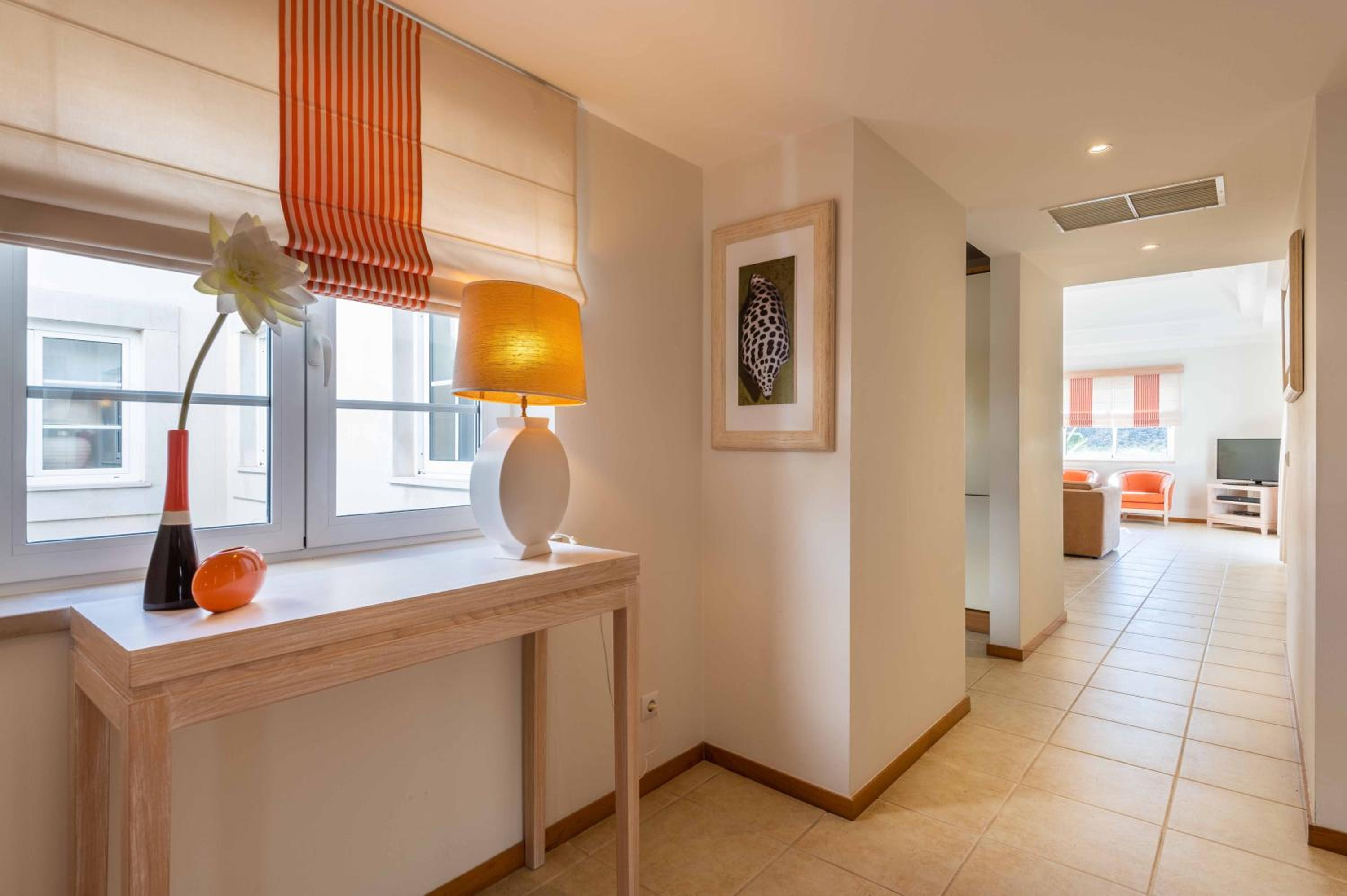Two-Bedroom Apartment with Garden View - Photo 4