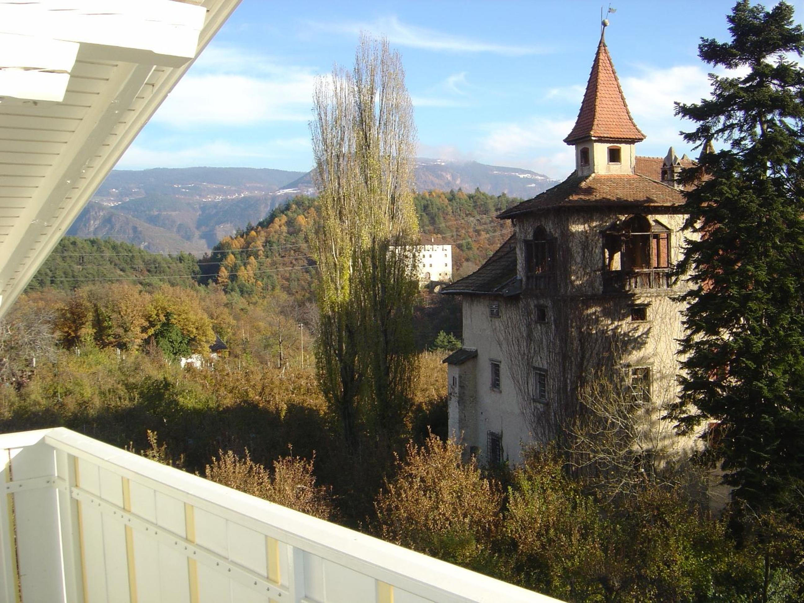 Apartment with Balcony photo 1