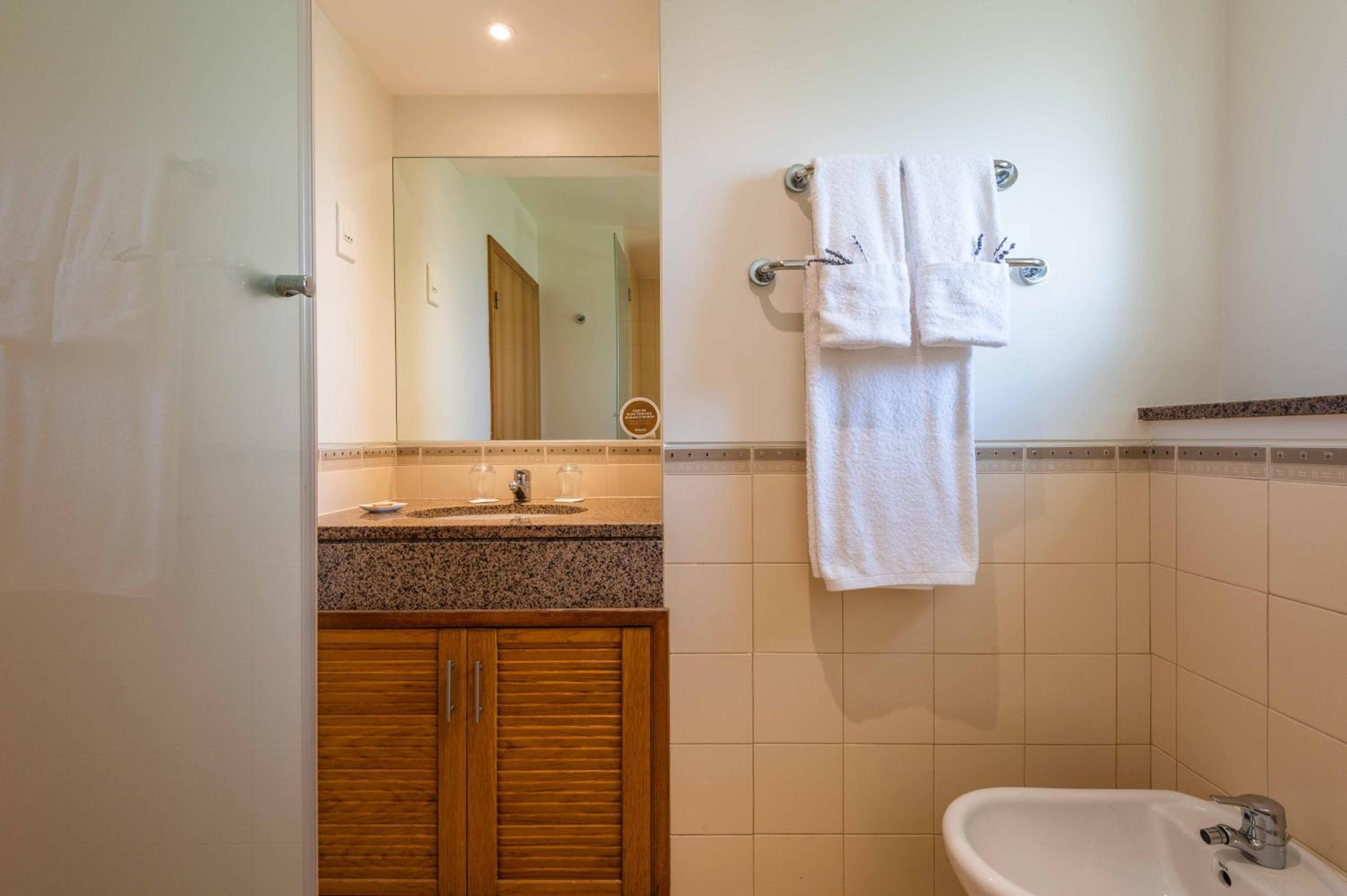 One-Bedroom Apartment with Garden View - Photo 2