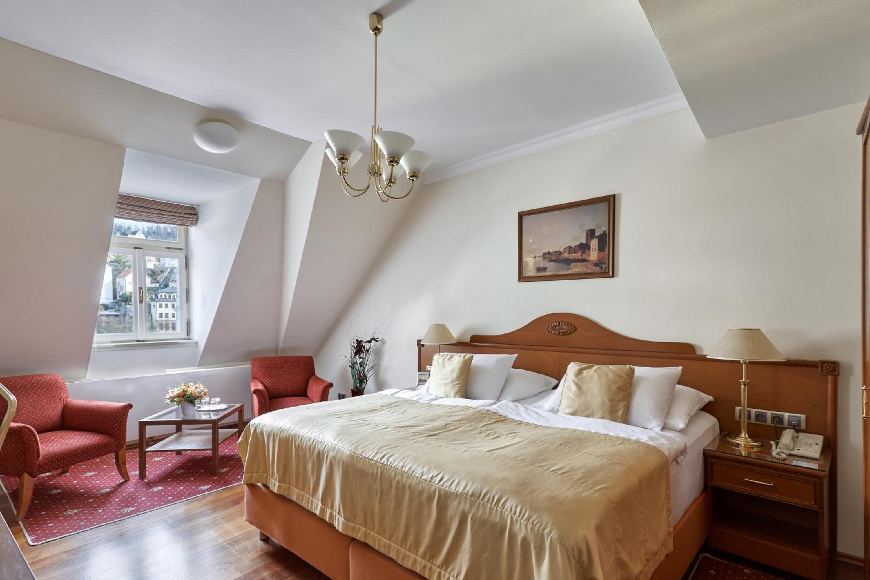 Exclusive Double Room with City View - Photo 10
