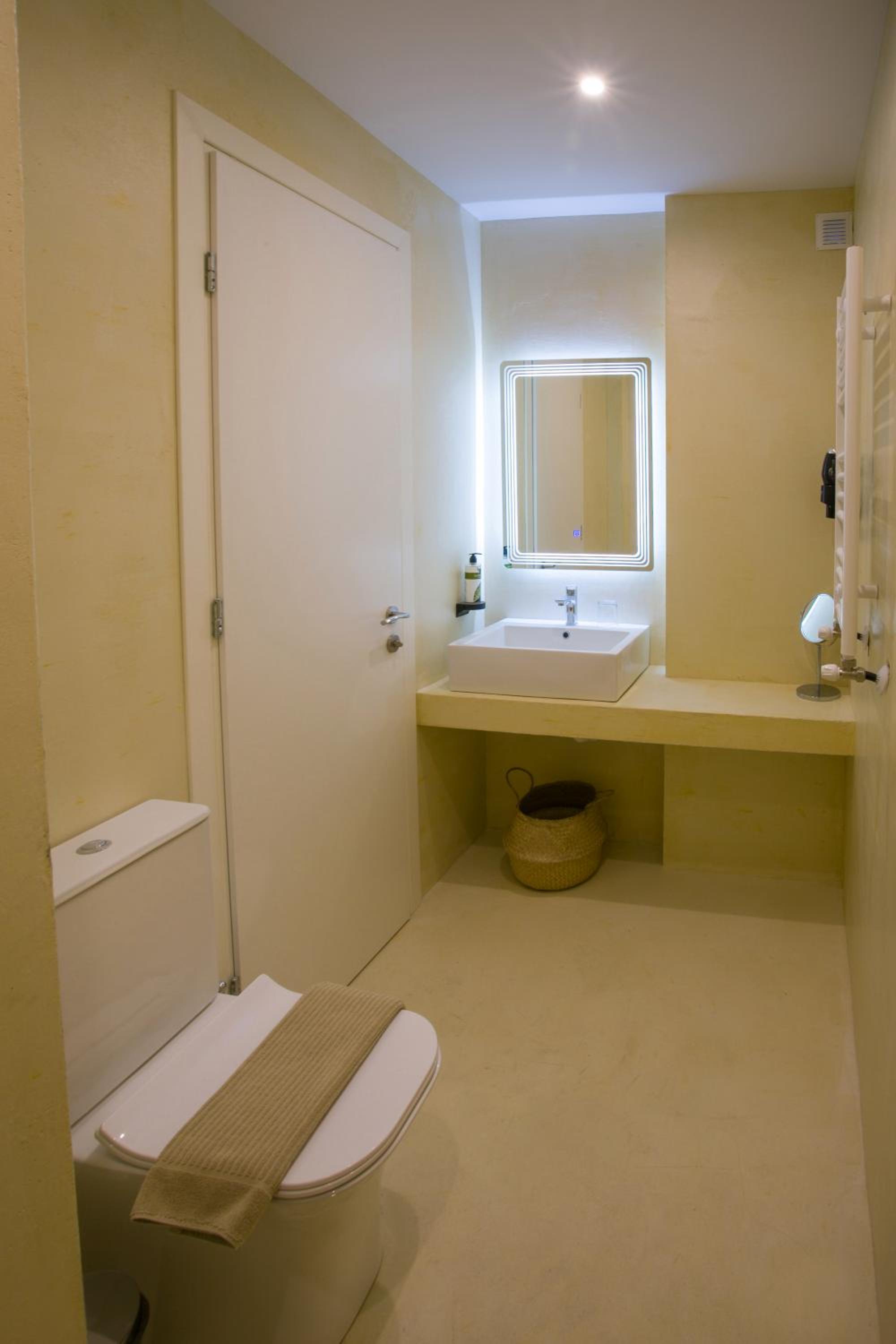 Deluxe Double Room - Photo 5