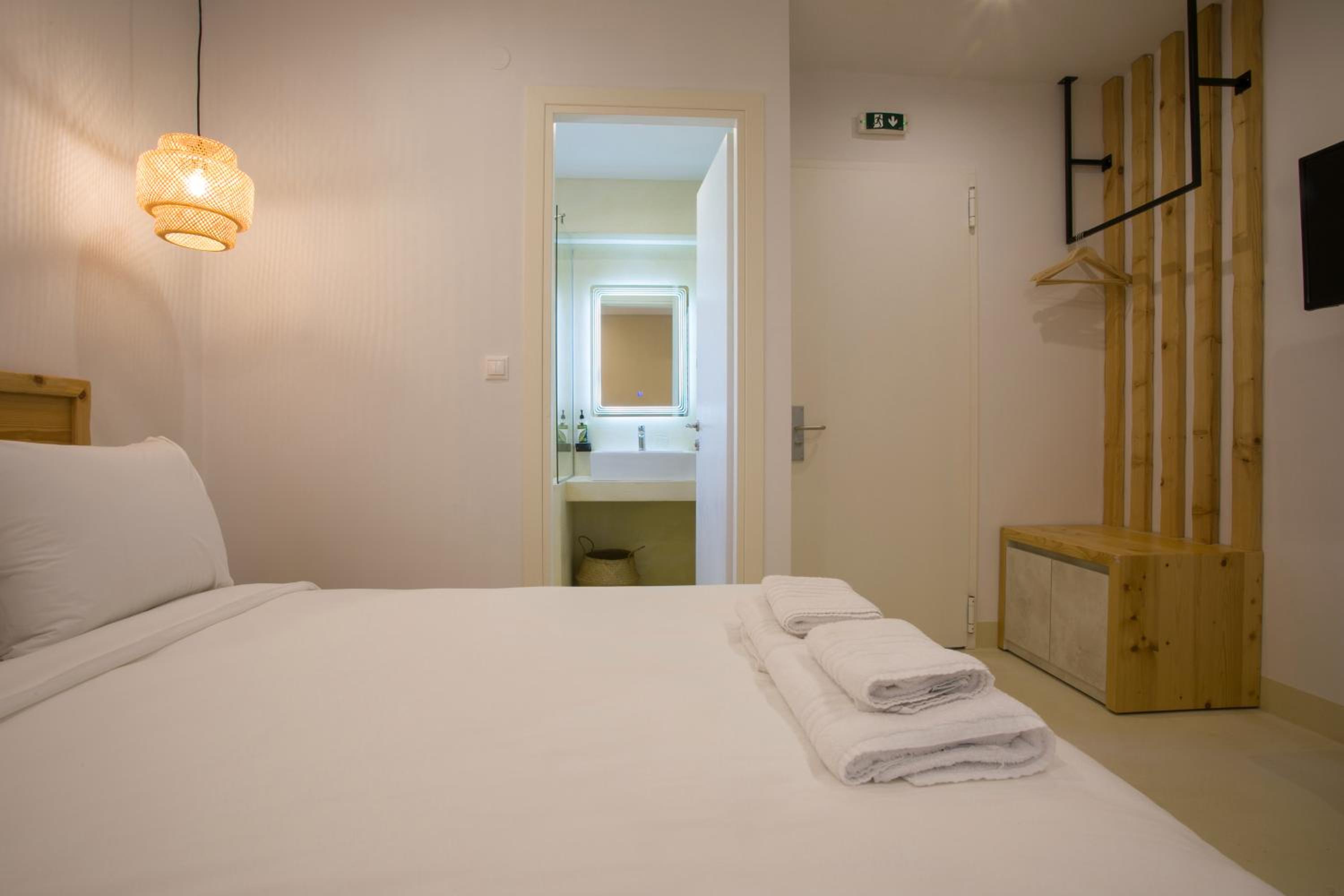 Standard Double Room - Photo 3
