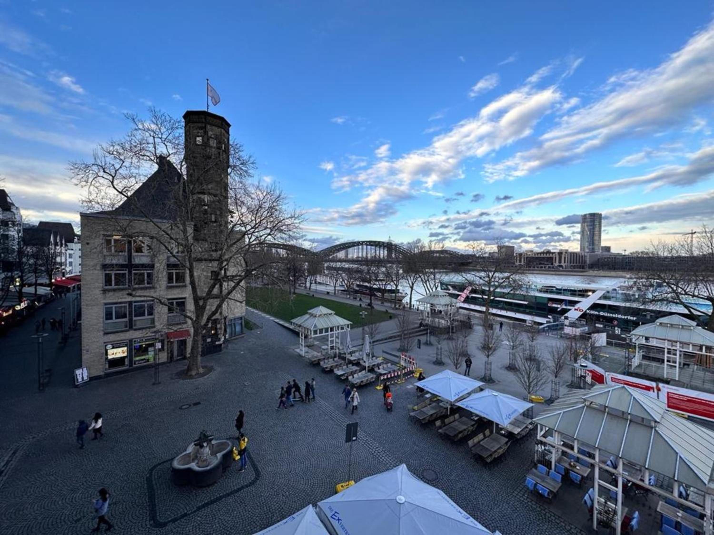 Large Double Room with Side River View - Photo 22