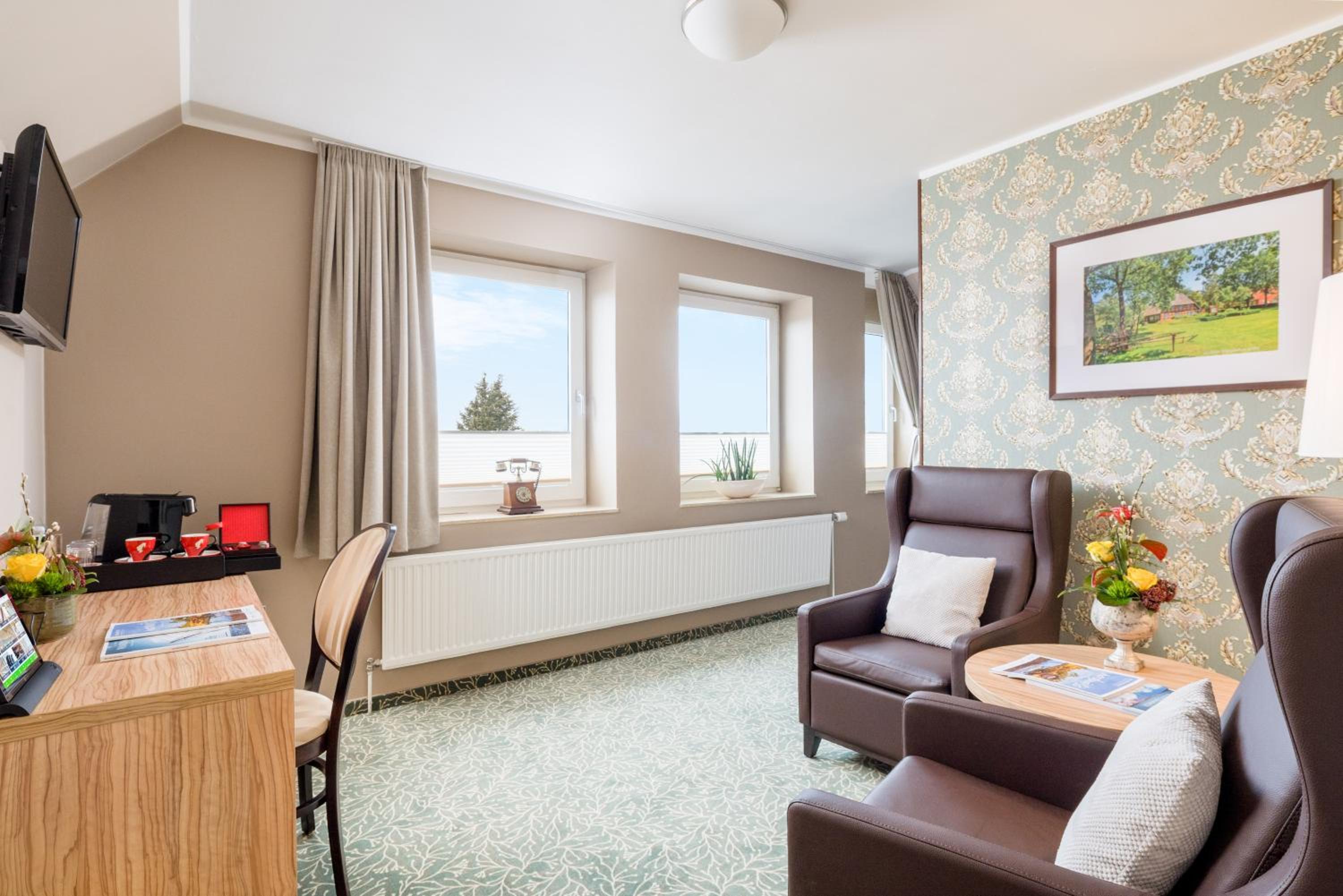 Deluxe Junior Suite - Photo 4