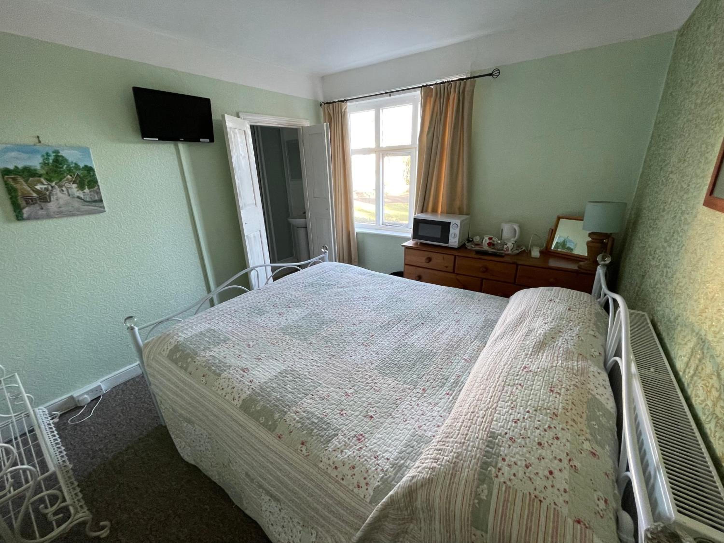 Double Room With Private Bathroom photo 3