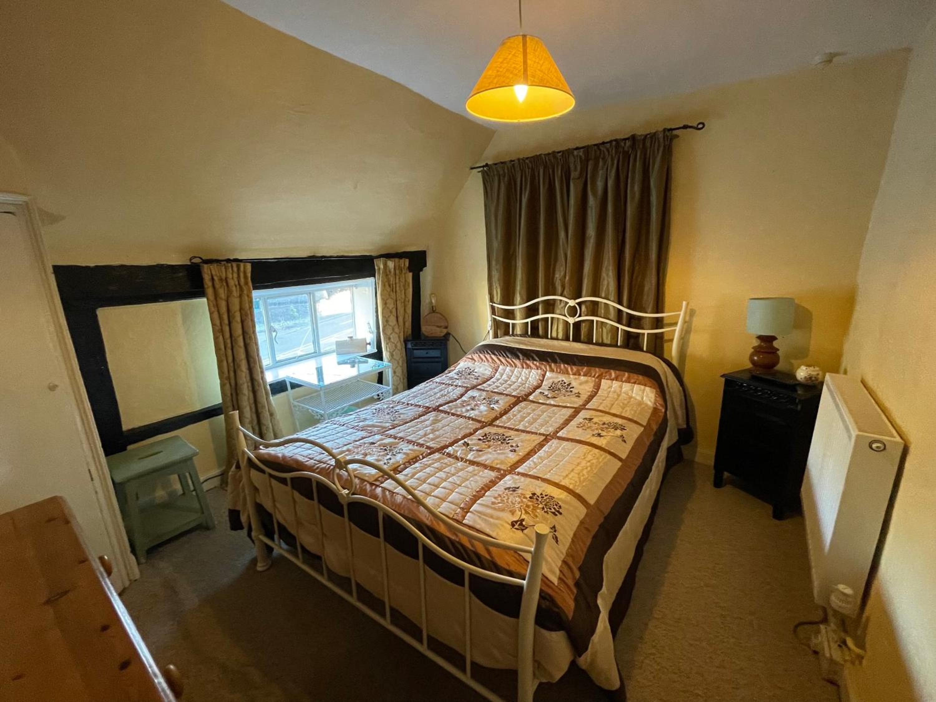 Double Room With Shared Bathroom photo 2
