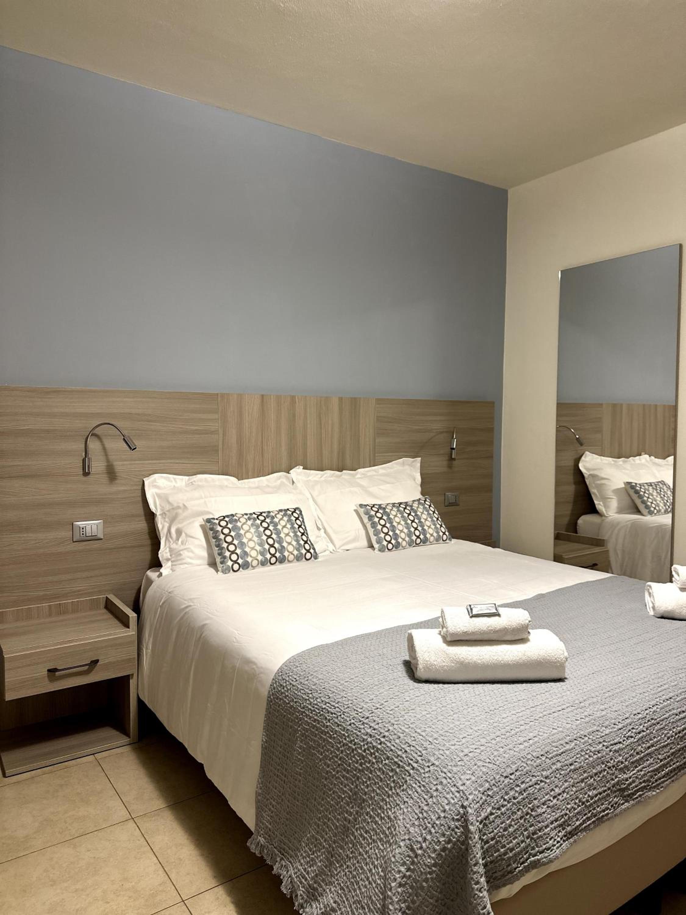 Double or Twin Room - Photo 1