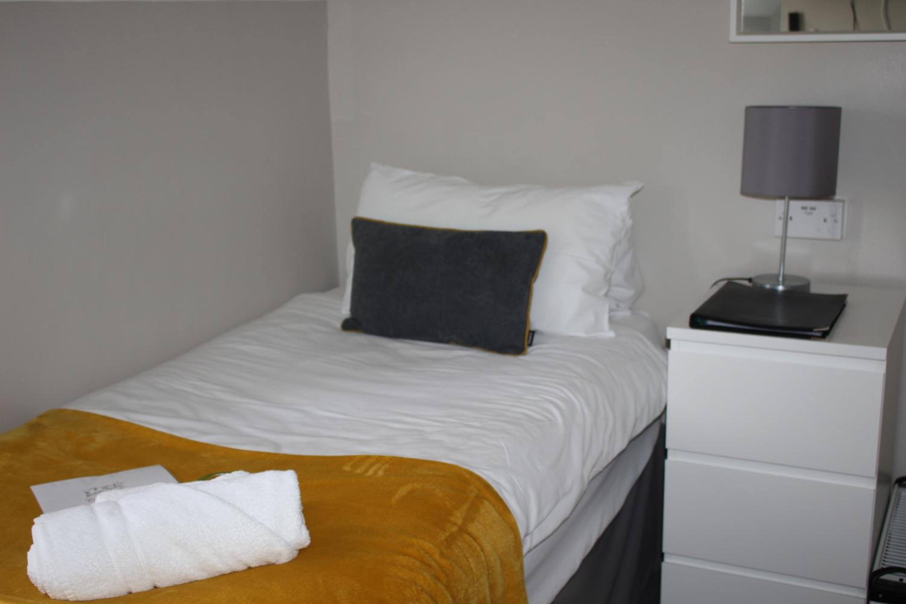 Single Room with Private Bathroom photo 3