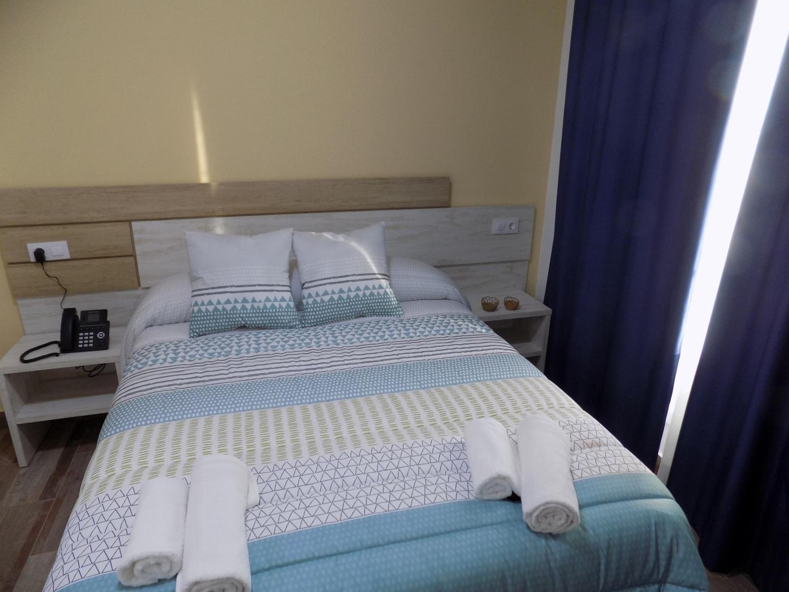 Double or Twin Room with Extra Bed photo 3
