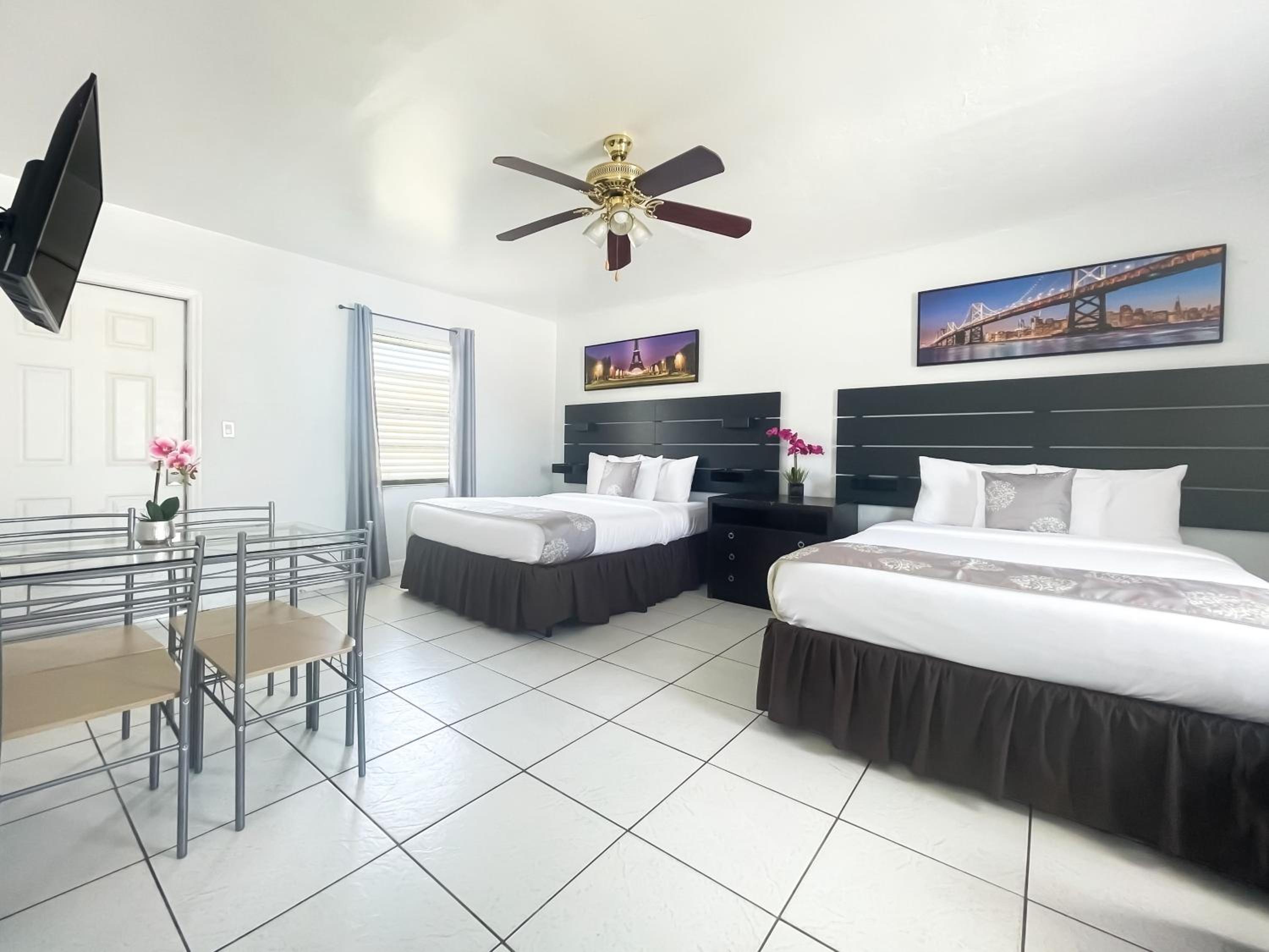 Deluxe Room - Photo 1