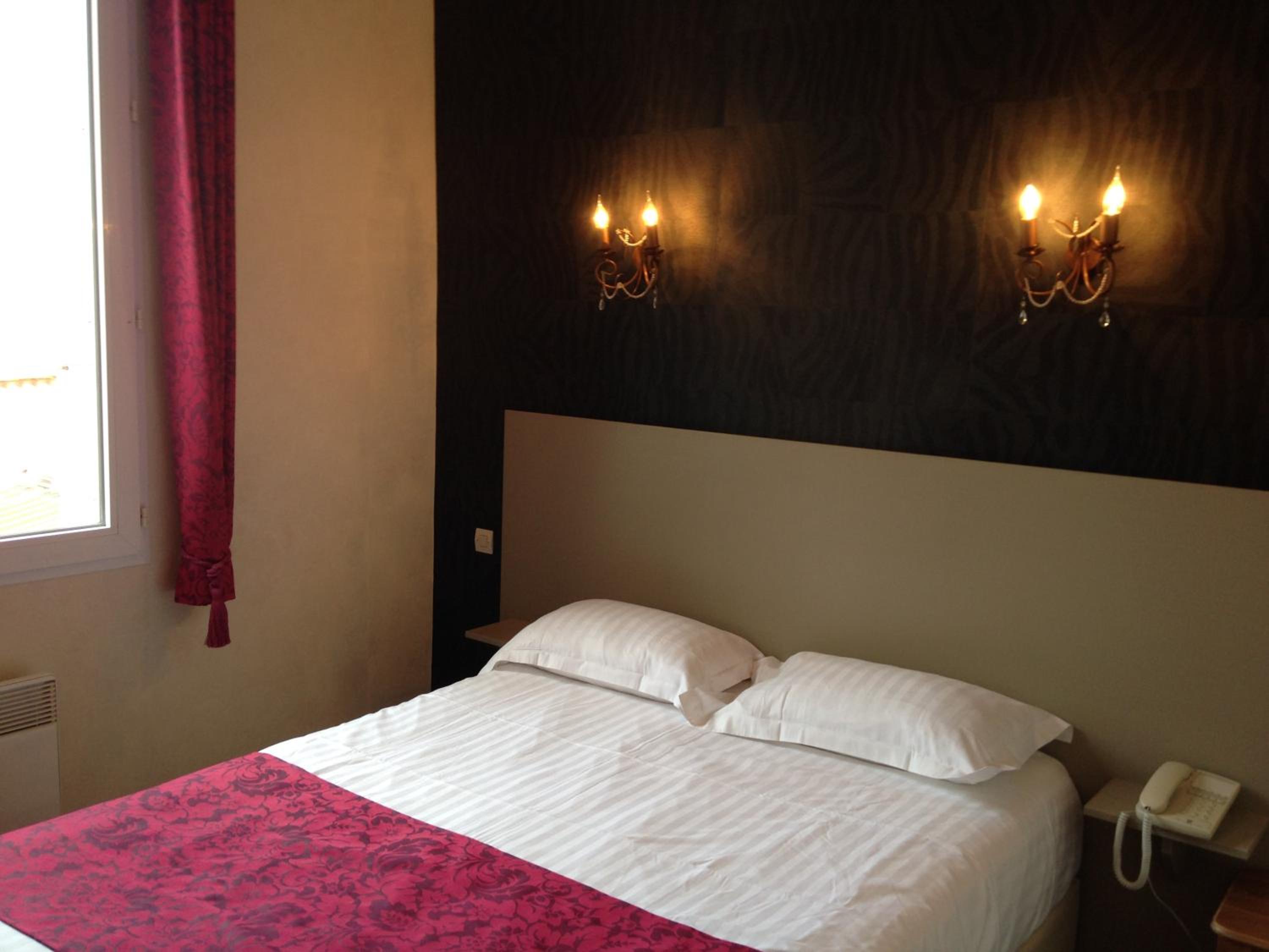 Standard Double Room - Photo 3