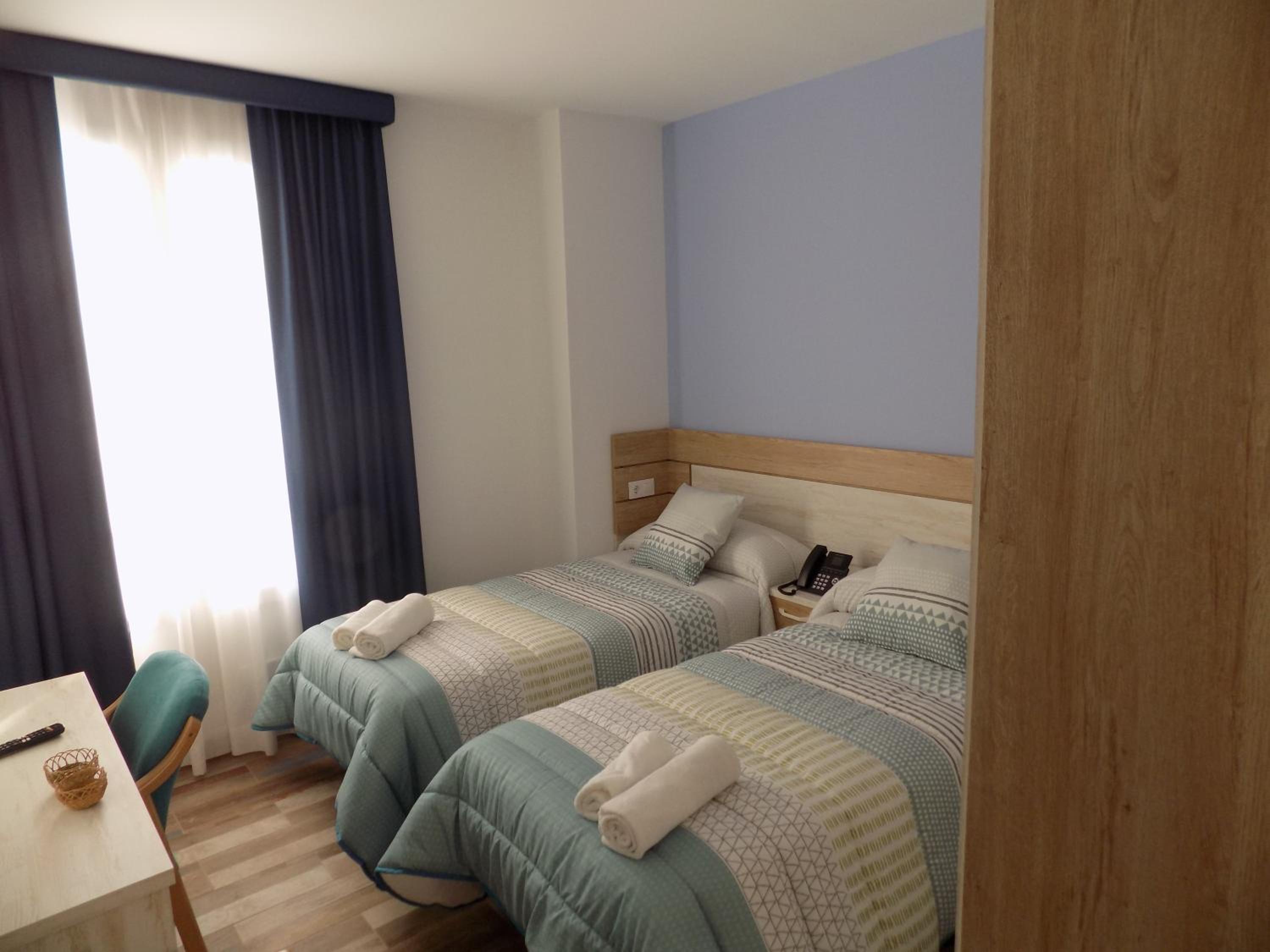 Habitación Doble o Twin Estándar con Balcón