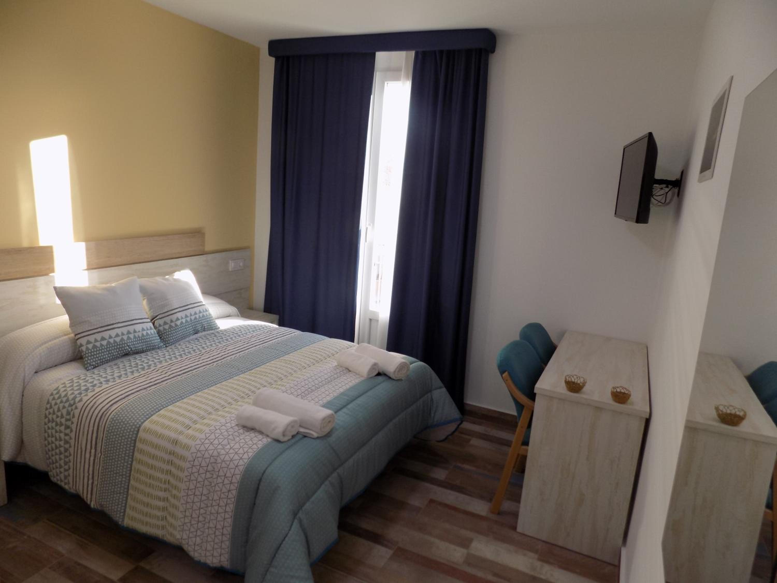Standard Double or Twin Room with Balcony photo 2