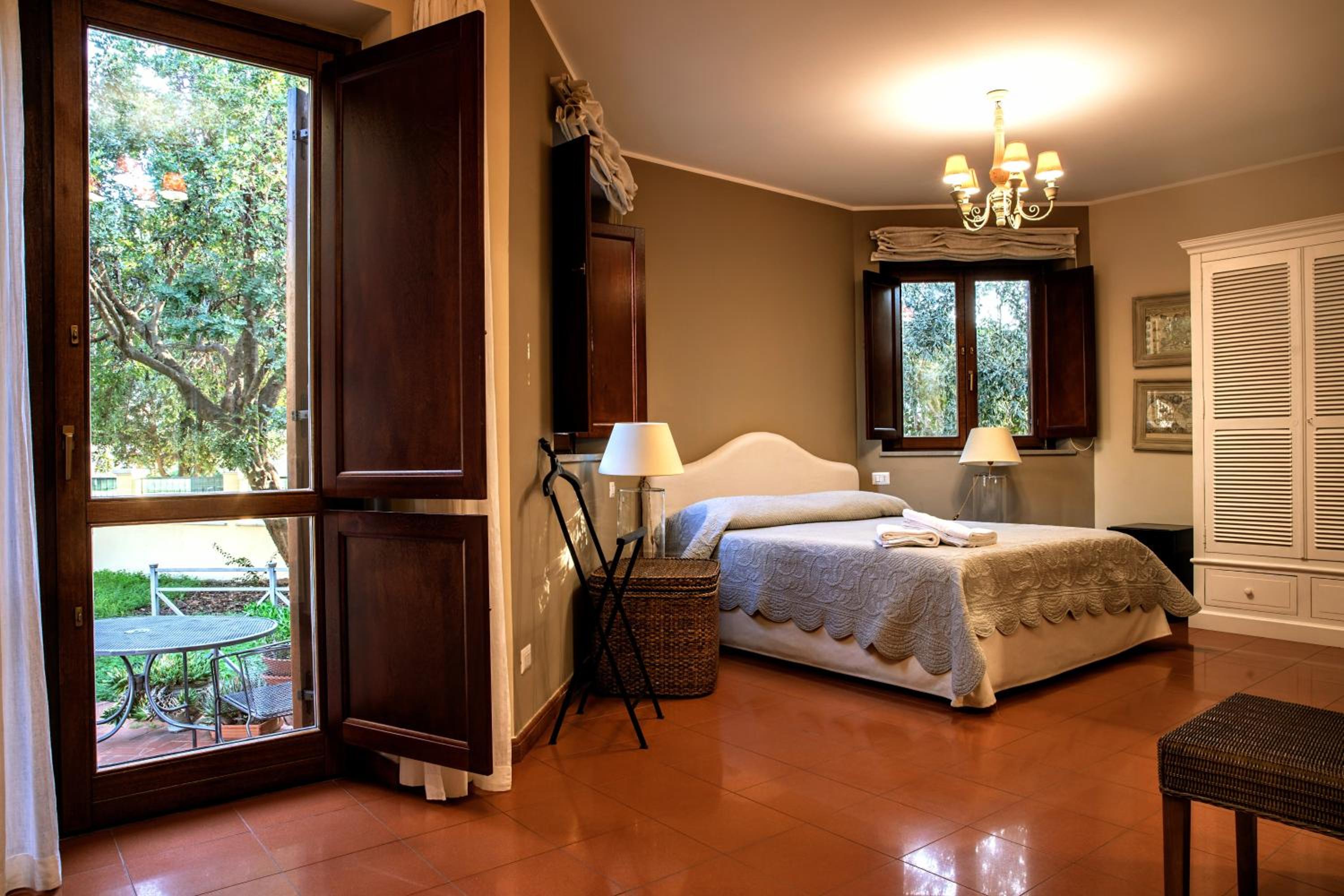 King Room with Garden View