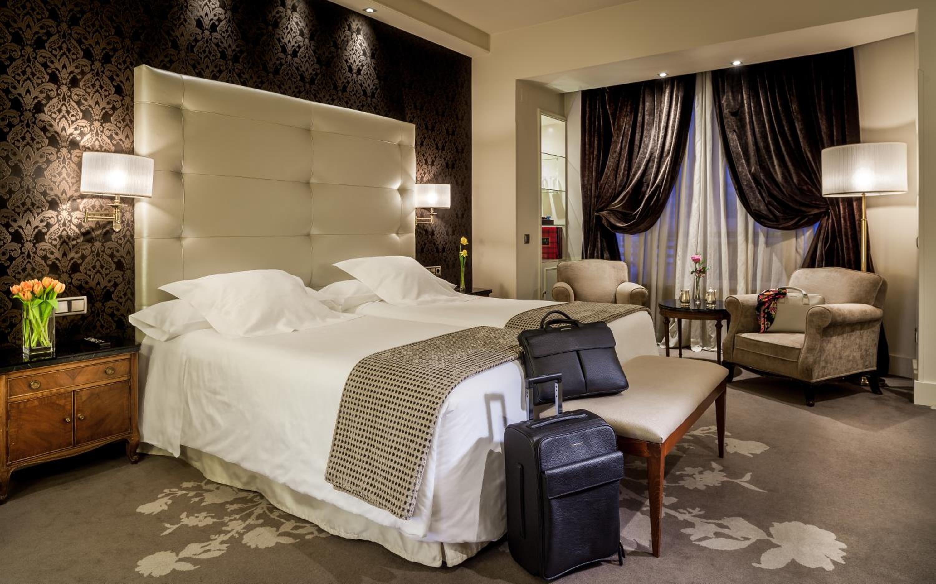 Grand Premium The Wellington Club (Double or Twin) - Photo 4