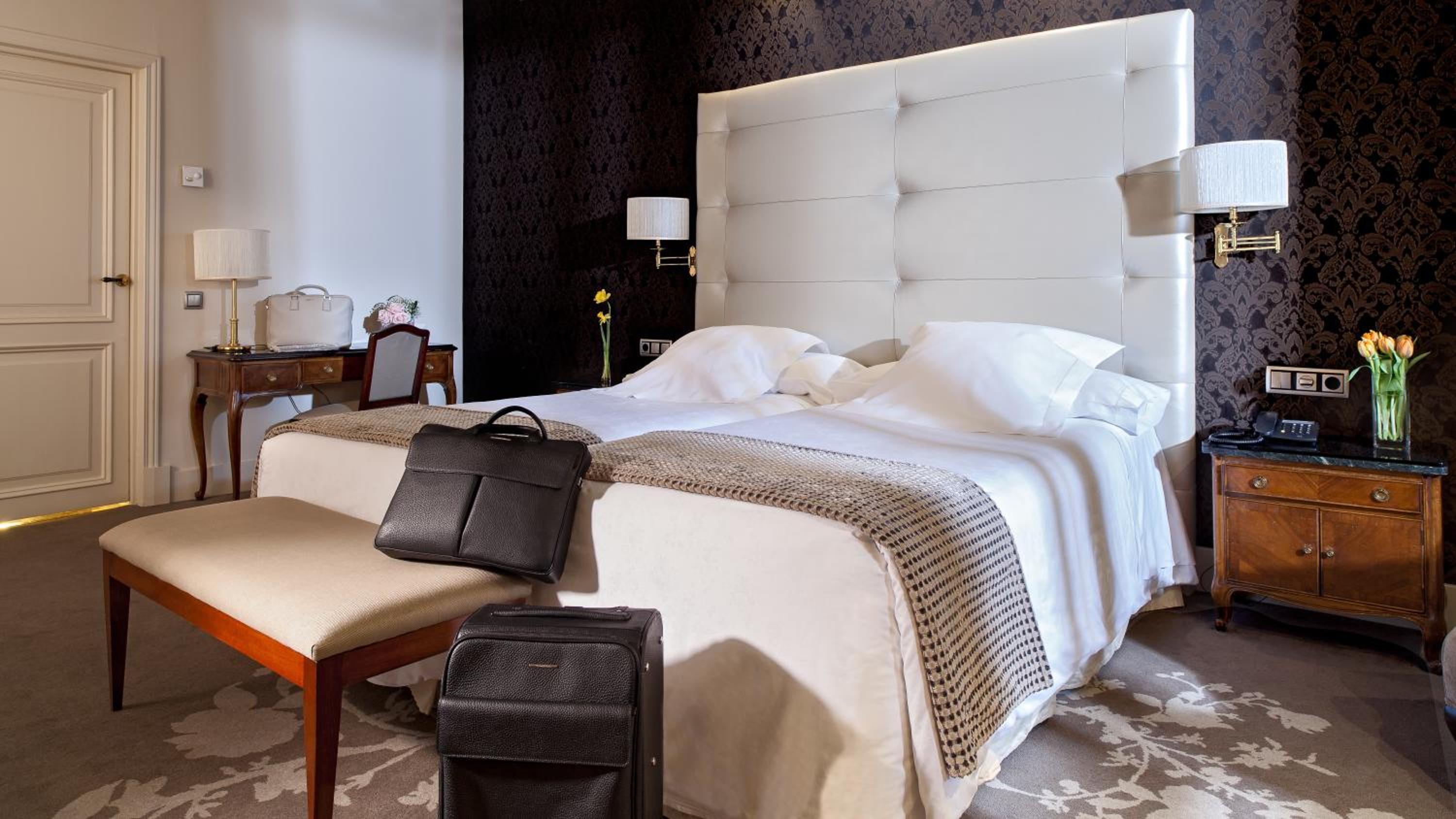 Grand Premium The Wellington Club (Double or Twin) - Photo 2