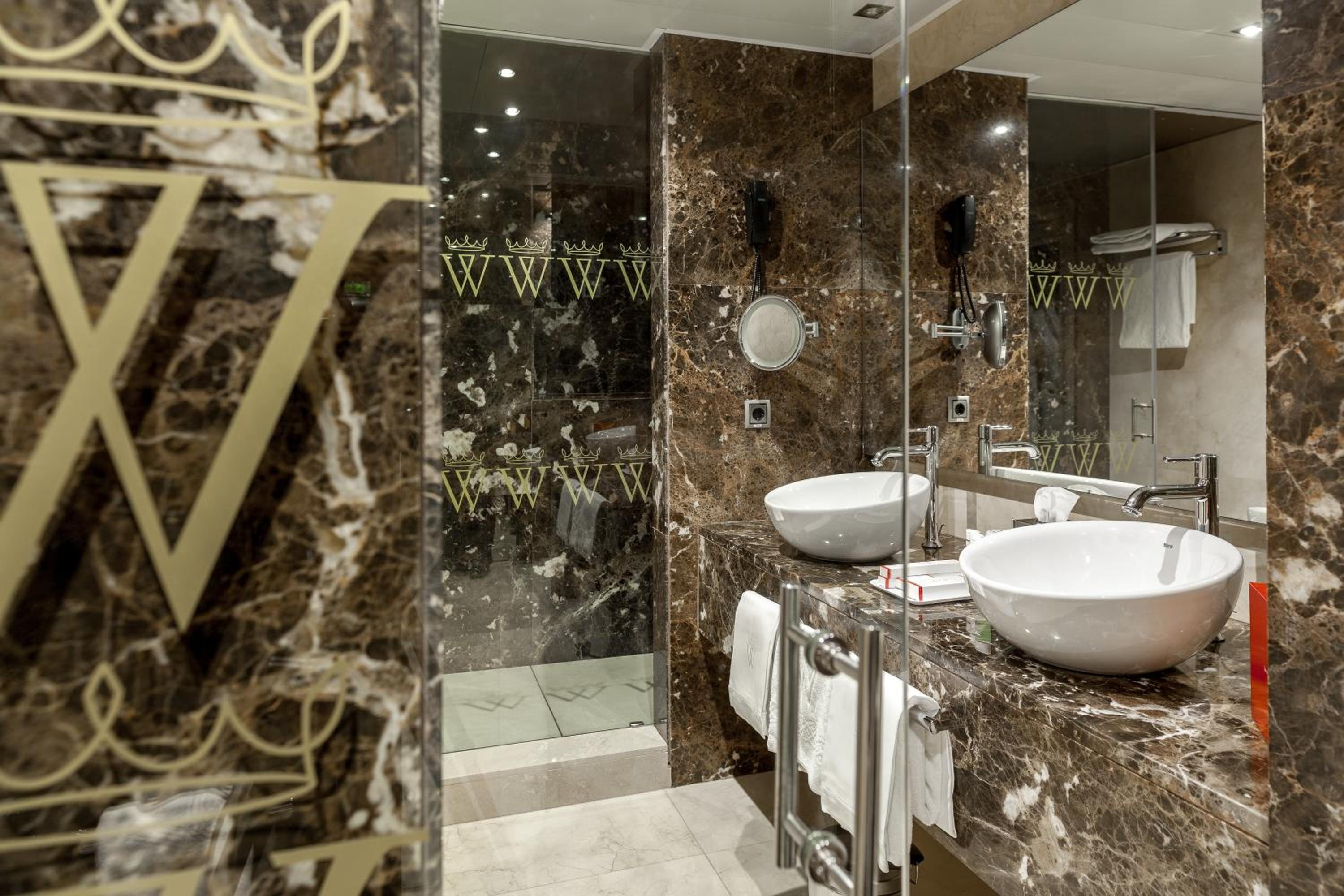 Superior Double or Twin Room  - The Wellington Club - Photo 12