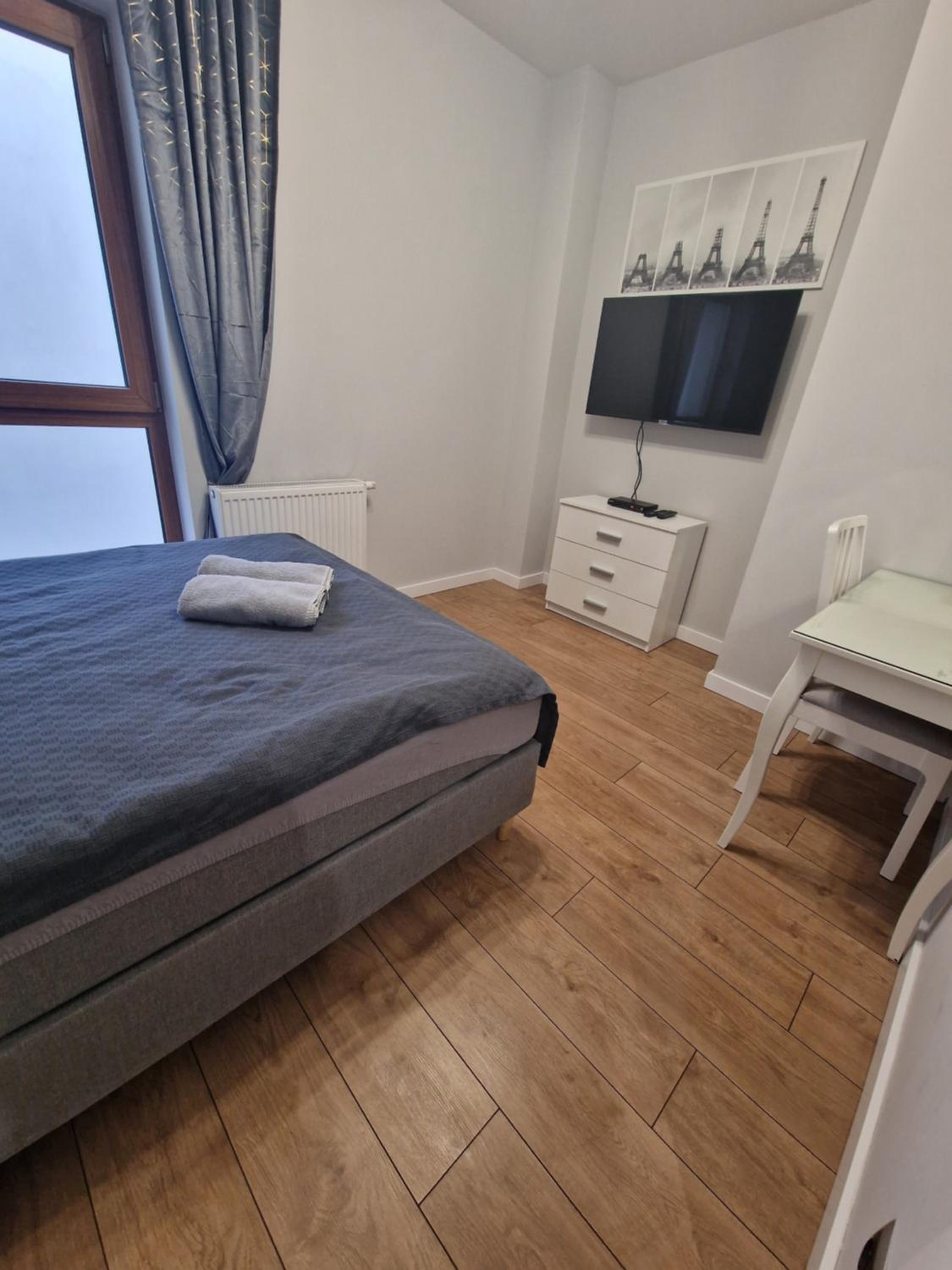 Two-Bedroom Apartment - Photo 16