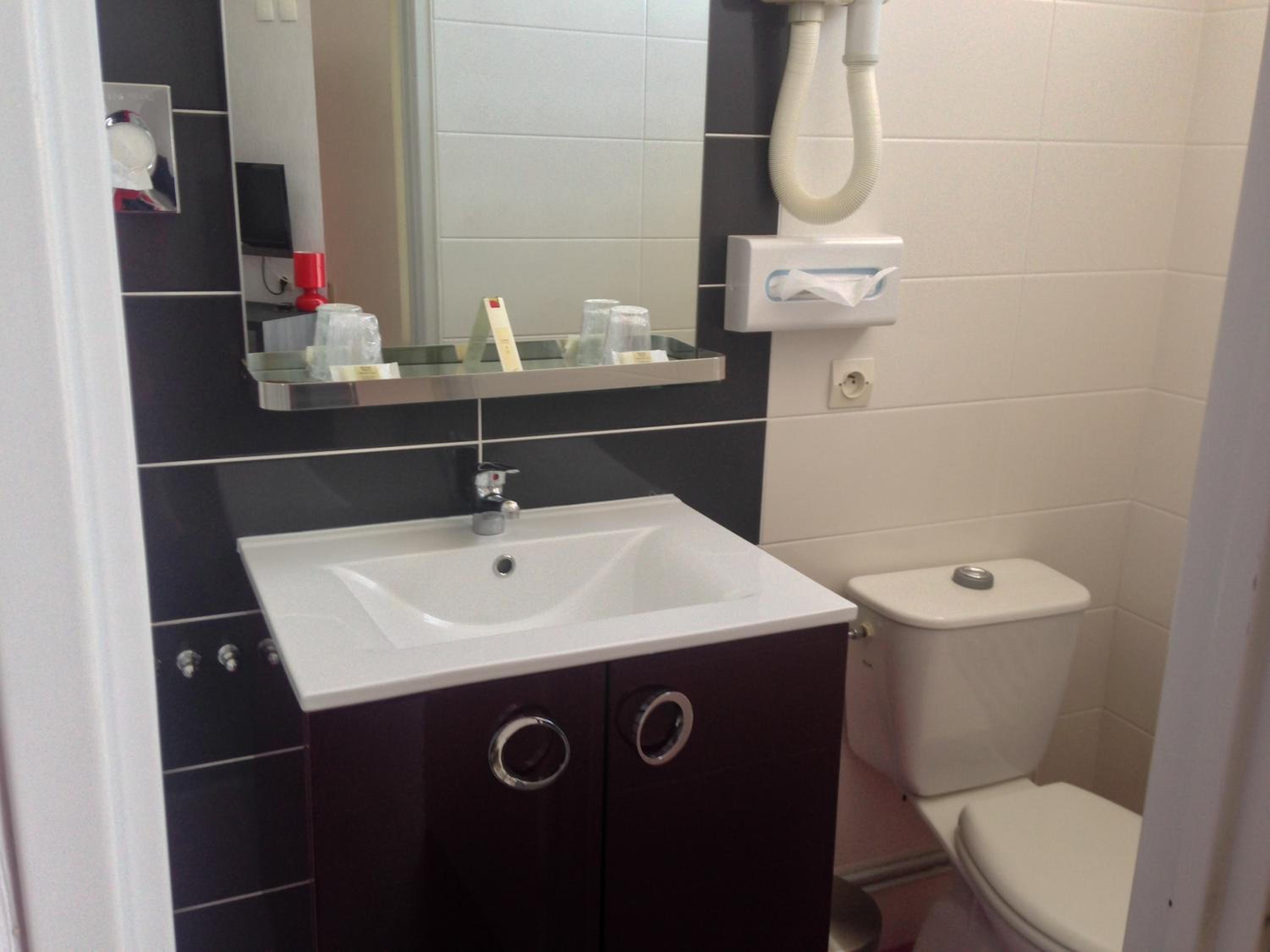 Twin Room - Photo 4